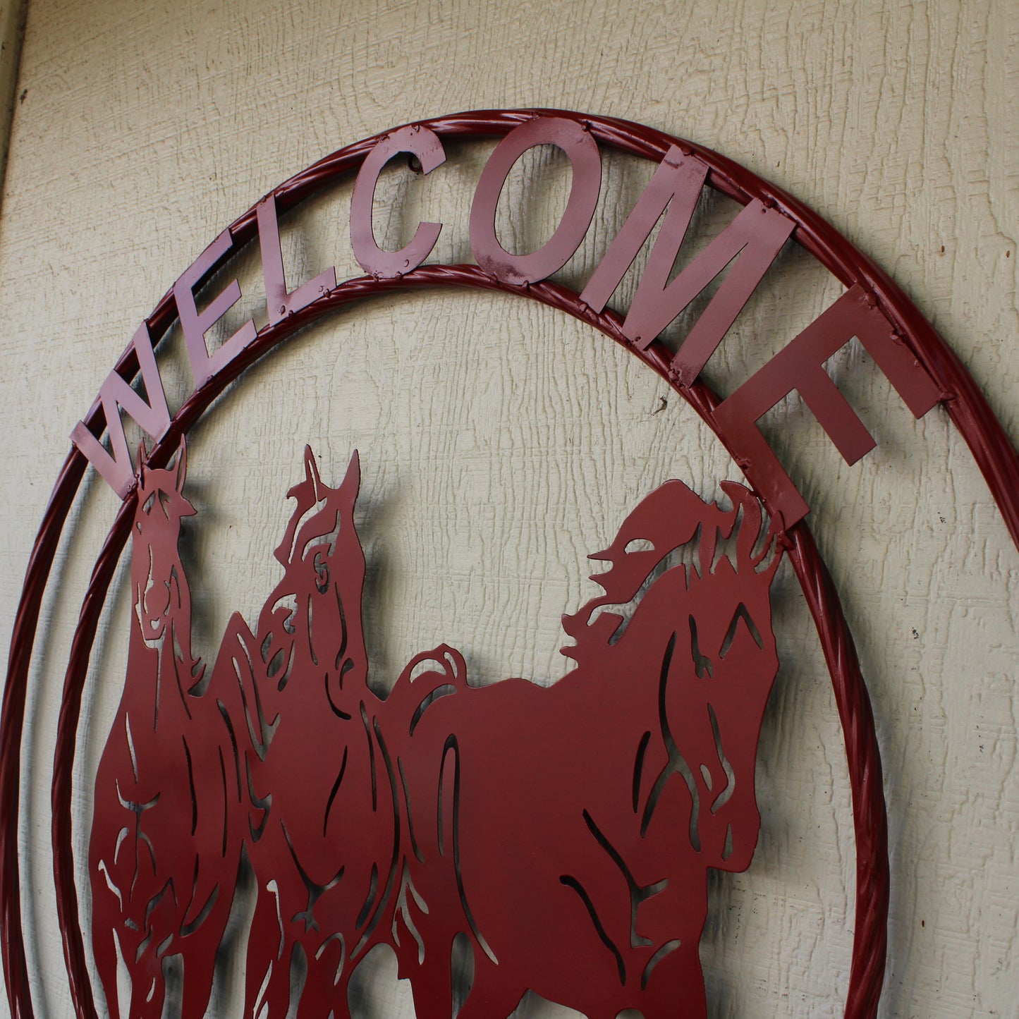 WELCOME RUNNING HORSES RUSTIC RED METAL WALL ART SIGN WESTERN HOME DECOR HANDMADE NEW #EH12719