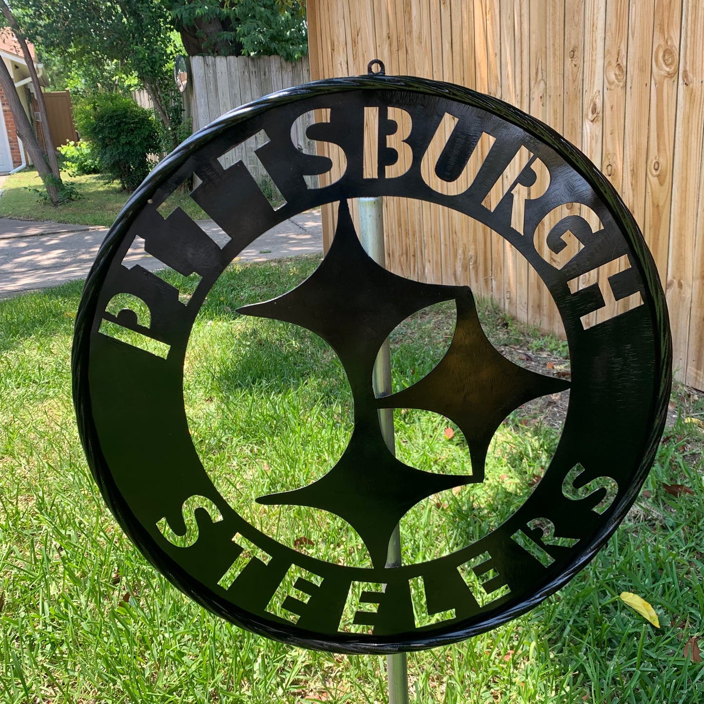 PITTSBURGH BLACK METAL DISC CUSTOM VINTAGE CRAFT TEAM SPORTS SIGN HANDMADE