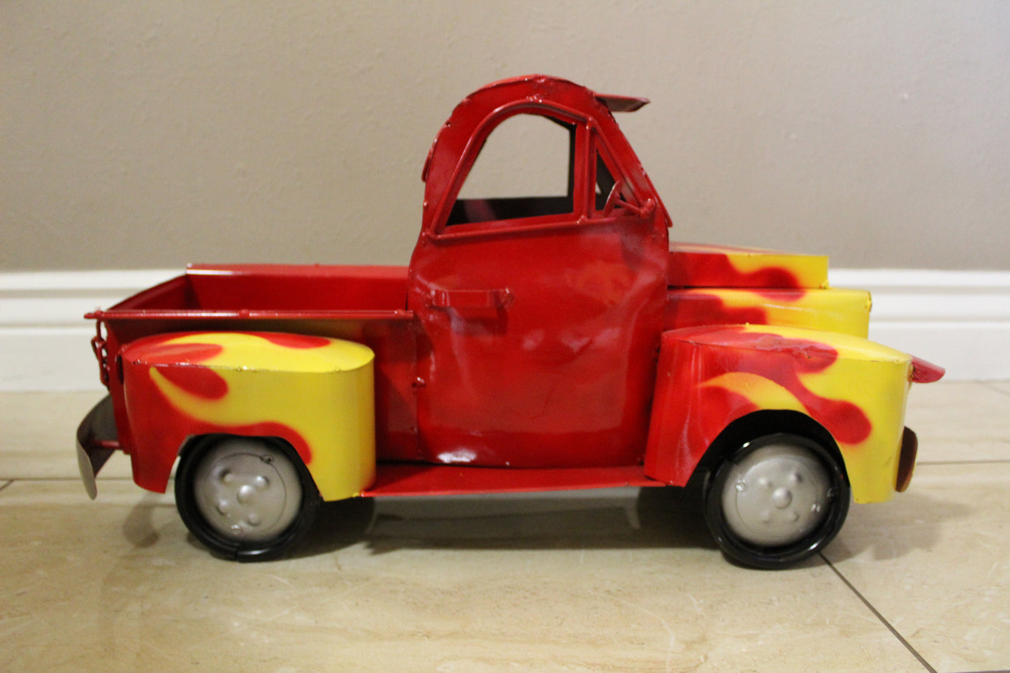 20" RED & YELLOW PICKUP TRUCK METAL ART FIGURINE OUTDOOR & INDOOR GARDEN WESTERN HOME DECOR HANDMADE NEW: 20"L X 10"W X 12" H #EH13008