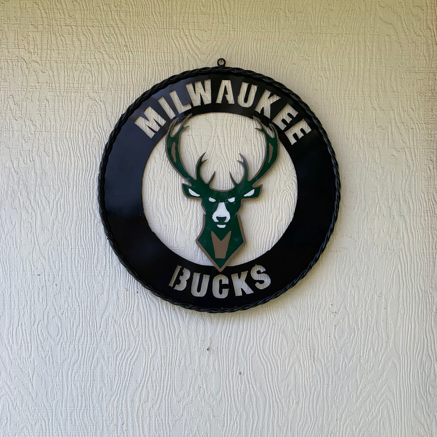 24" MILWAUKEE BUCKS WIDE BAND DISC STYLE METAL CUSTOM VINTAGE CRAFT TEAM SPORTS SIGN HANDMADE