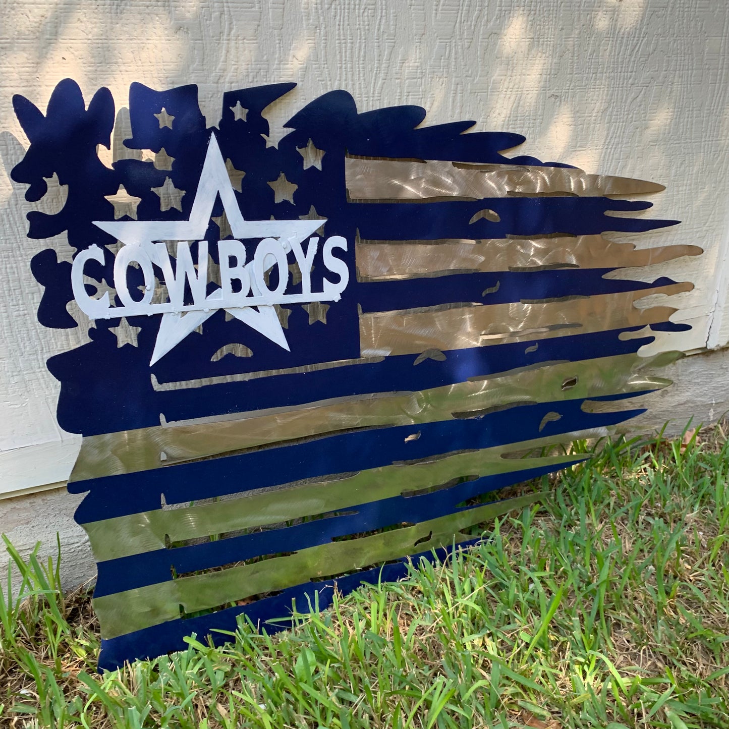 DALLAS COWBOYS METAL TATTERED FLAG NAVY BLUE, WHITE & SILVER CUSTOM VINTAGE CRAFT TEAM SIGN HANDMADE USA #EH11991