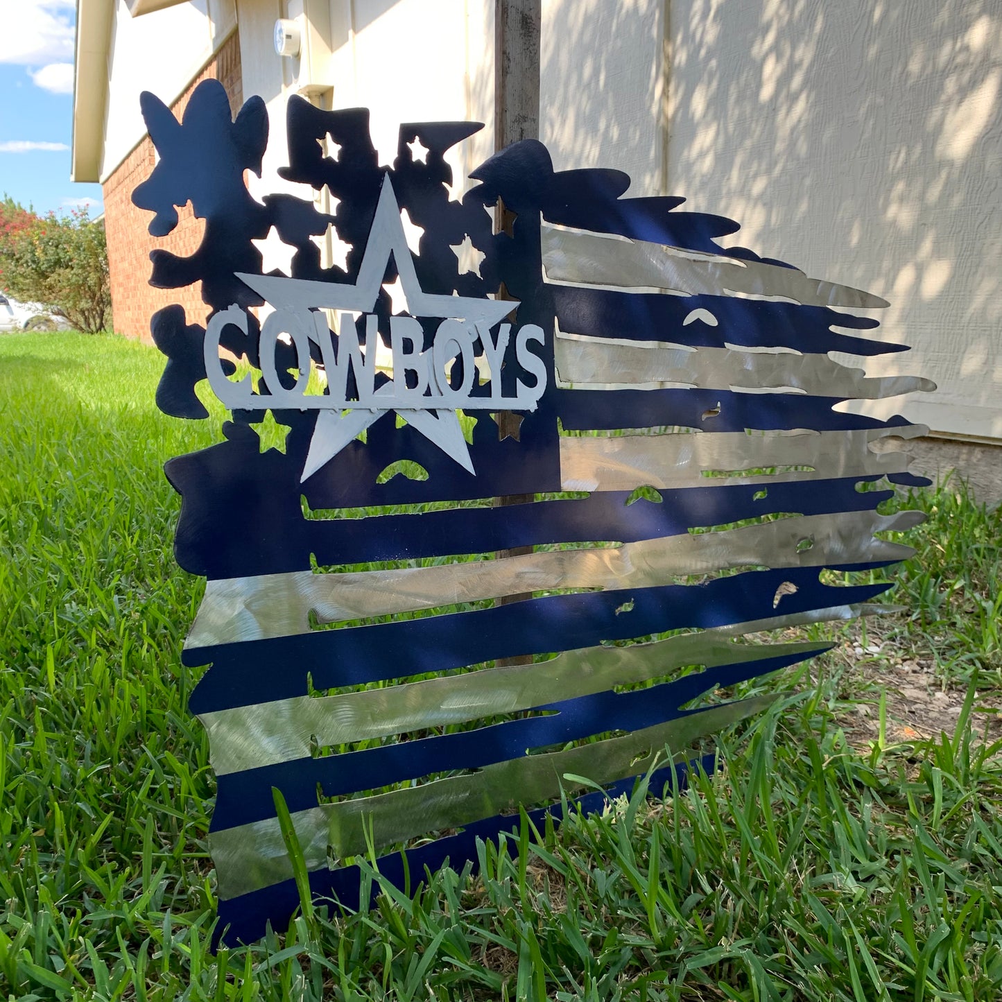 DALLAS COWBOYS METAL TATTERED FLAG NAVY BLUE, WHITE & SILVER CUSTOM VINTAGE CRAFT TEAM SIGN HANDMADE USA #EH11991