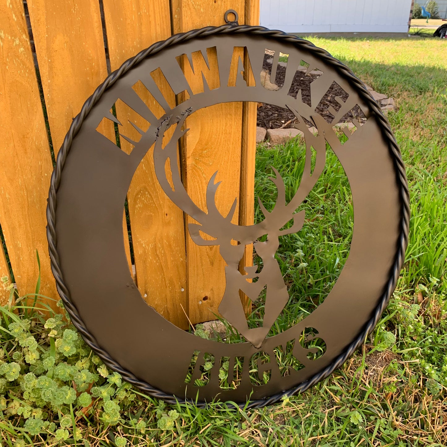 24" MILWAUKEE BUCKS BLACK METAL WIDE BAND DISC STYLE METAL CUSTOM VINTAGE CRAFT TEAM SPORTS SIGN HANDMADE