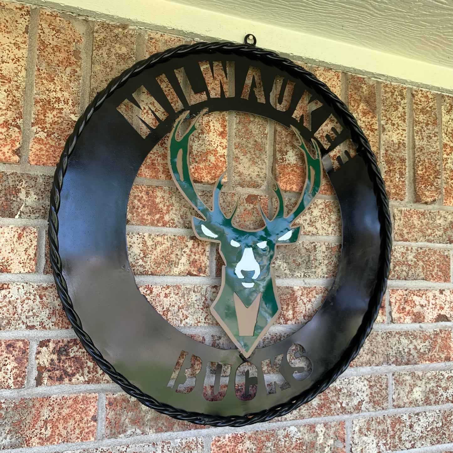 24" MILWAUKEE BUCKS WIDE BAND DISC STYLE METAL CUSTOM VINTAGE CRAFT TEAM SPORTS SIGN HANDMADE