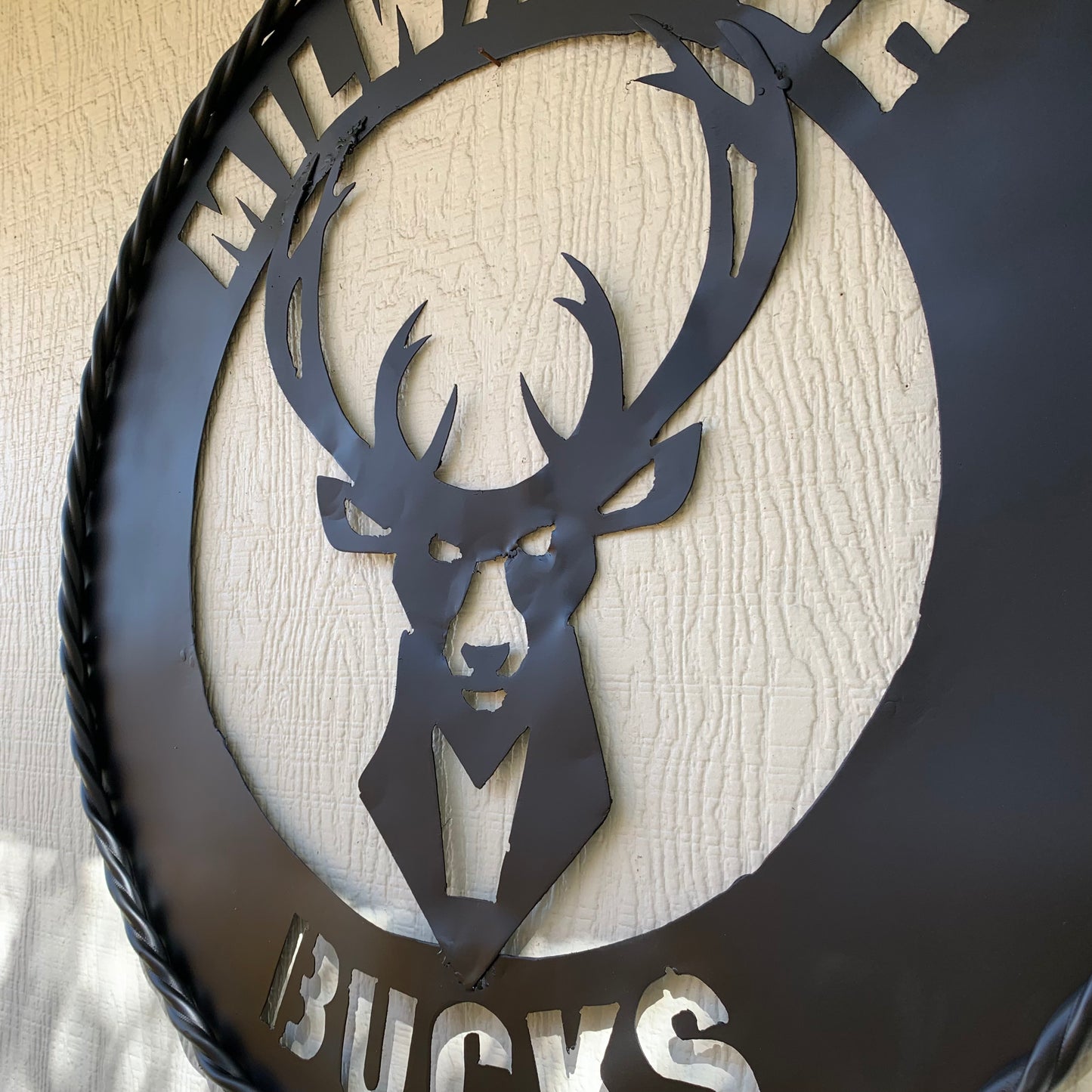 24" MILWAUKEE BUCKS BLACK METAL WIDE BAND DISC STYLE METAL CUSTOM VINTAGE CRAFT TEAM SPORTS SIGN HANDMADE