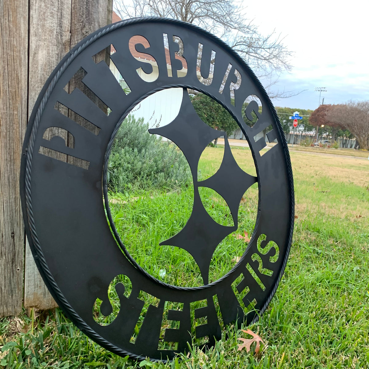 PITTSBURGH BLACK METAL DISC CUSTOM VINTAGE CRAFT TEAM SPORTS SIGN HANDMADE