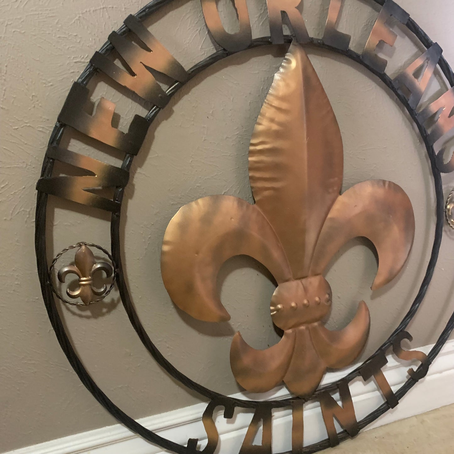 NEW ORLEANS SAINTS METAL SIGN WALL ART WESTERN HOME DECOR GOLD & BLACK HANDMADE #EH10272