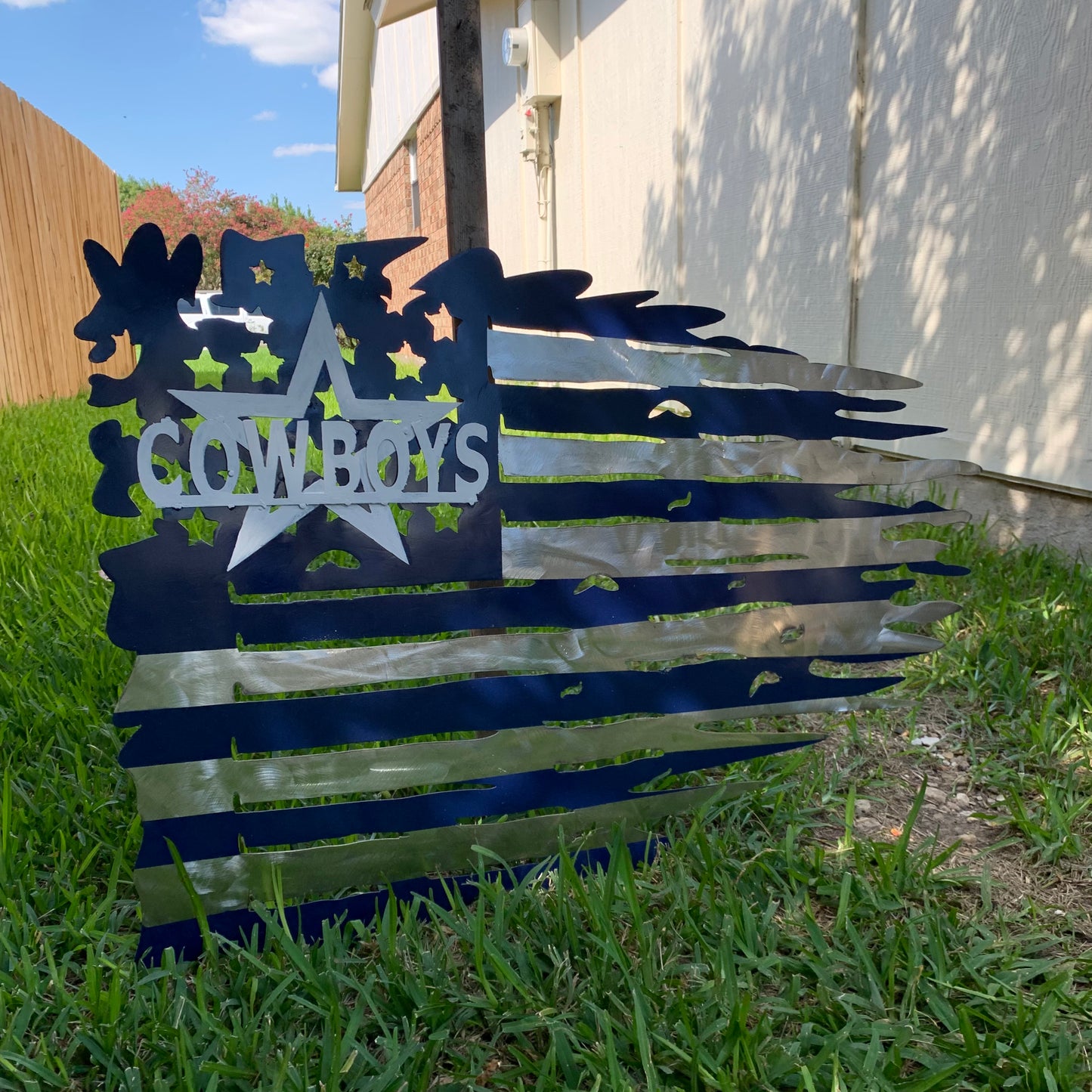 DALLAS COWBOYS METAL TATTERED FLAG NAVY BLUE, WHITE & SILVER CUSTOM VINTAGE CRAFT TEAM SIGN HANDMADE USA #EH11991