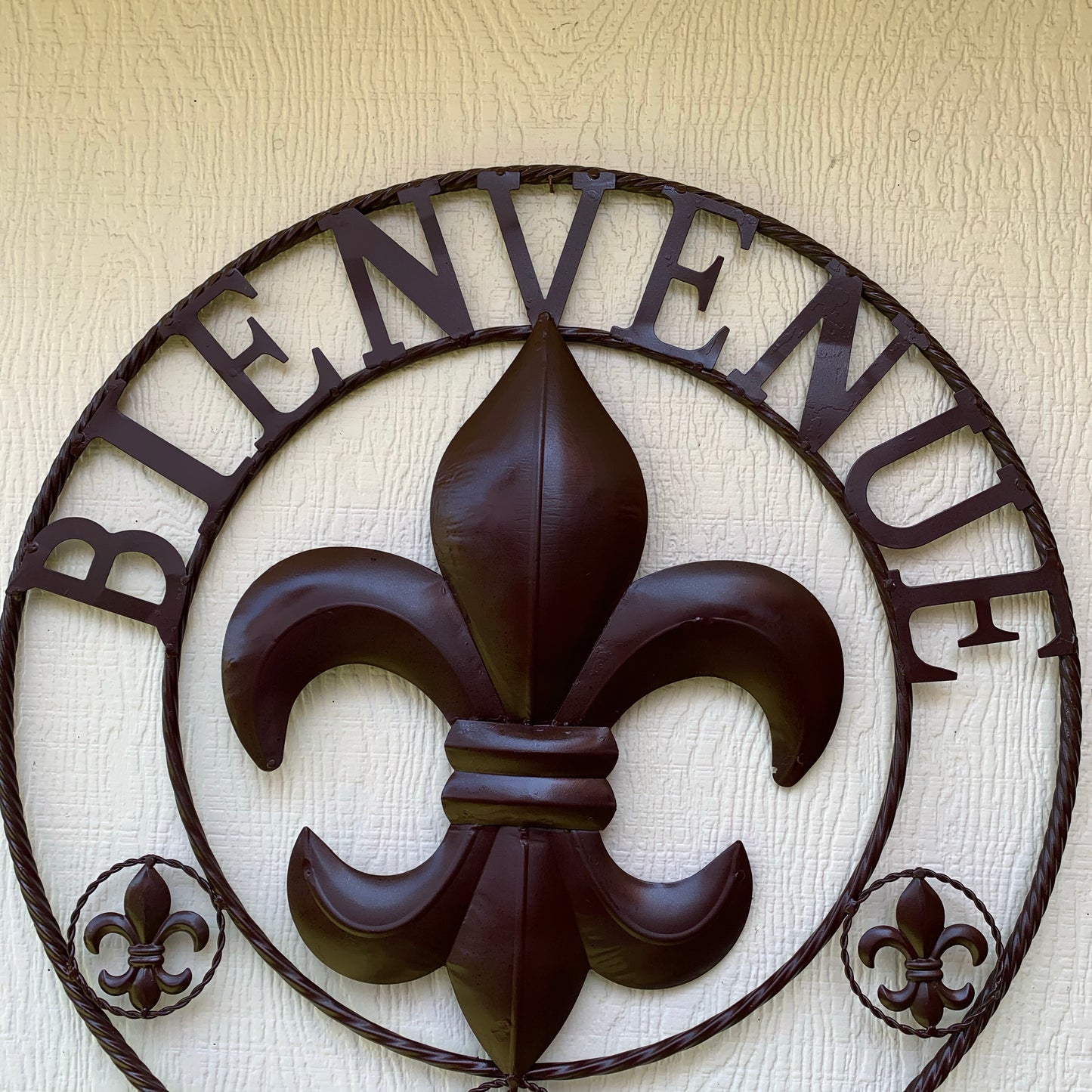 BIENVENUE FLEUR DE LIS GLOSSY BROWN METAL WALL ART WESTERN HOME DECOR NEW #EH10183