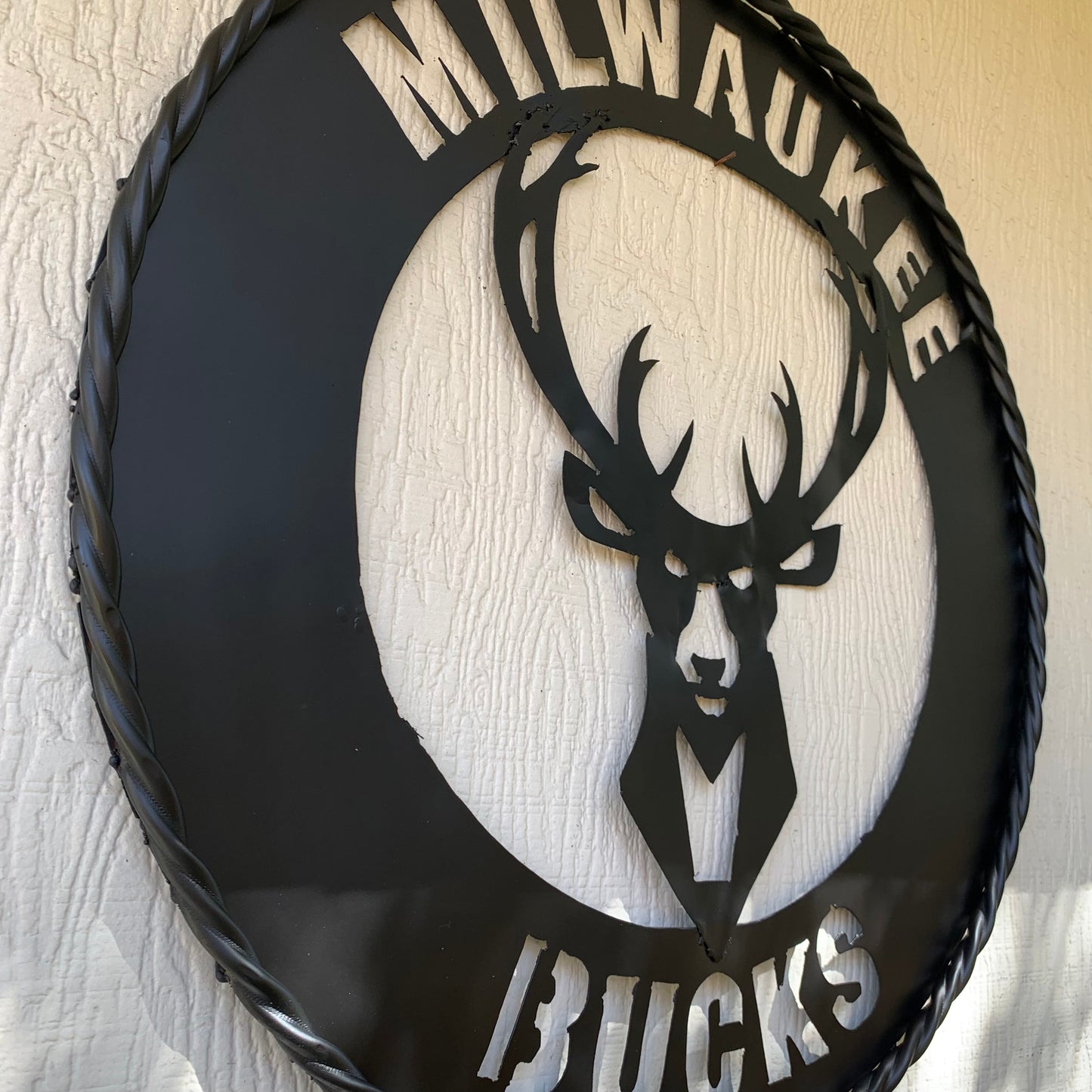 24" MILWAUKEE BUCKS BLACK METAL WIDE BAND DISC STYLE METAL CUSTOM VINTAGE CRAFT TEAM SPORTS SIGN HANDMADE