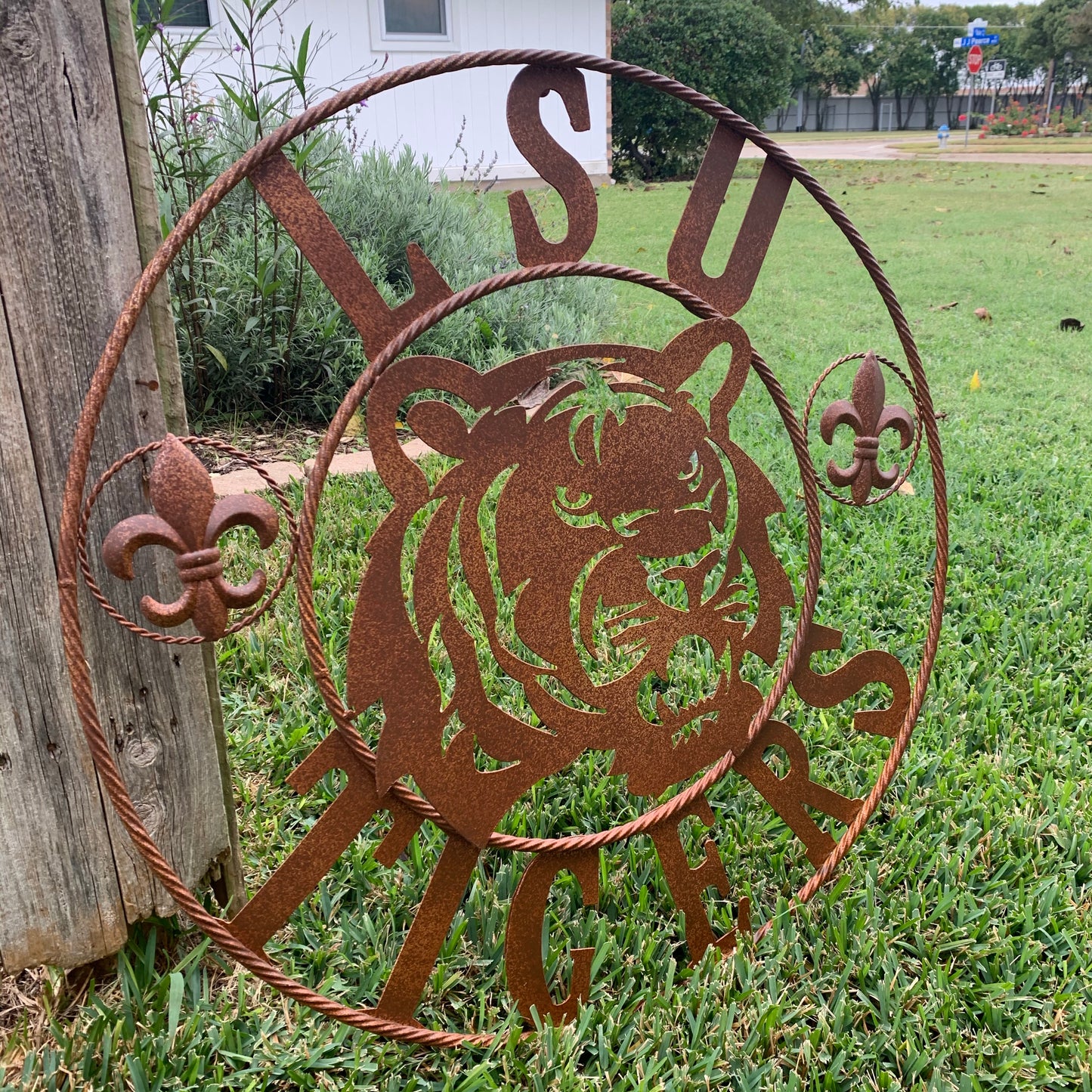 LSU TIGERS METAL CUSTOM VINTAGE CRAFT ART SIGN  WESTERN HOME DECOR 12,18",24",32",36"