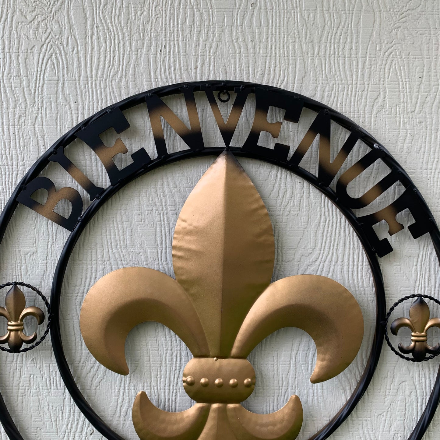 BIENVENUE FLEUR DE LIS METAL WALL ART WESTERN HOME DECOR RUSTIC GOLD & BLACK NEW #EH10258