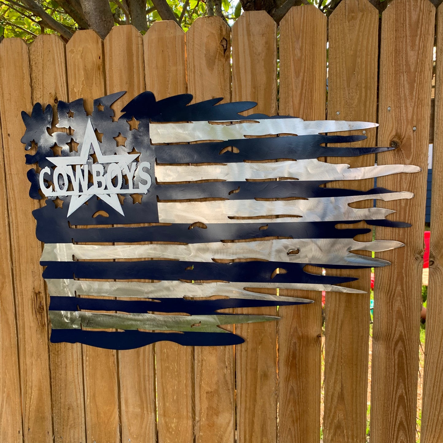 DALLAS COWBOYS METAL TATTERED FLAG NAVY BLUE, WHITE & SILVER CUSTOM VINTAGE CRAFT TEAM SIGN HANDMADE USA #EH11991
