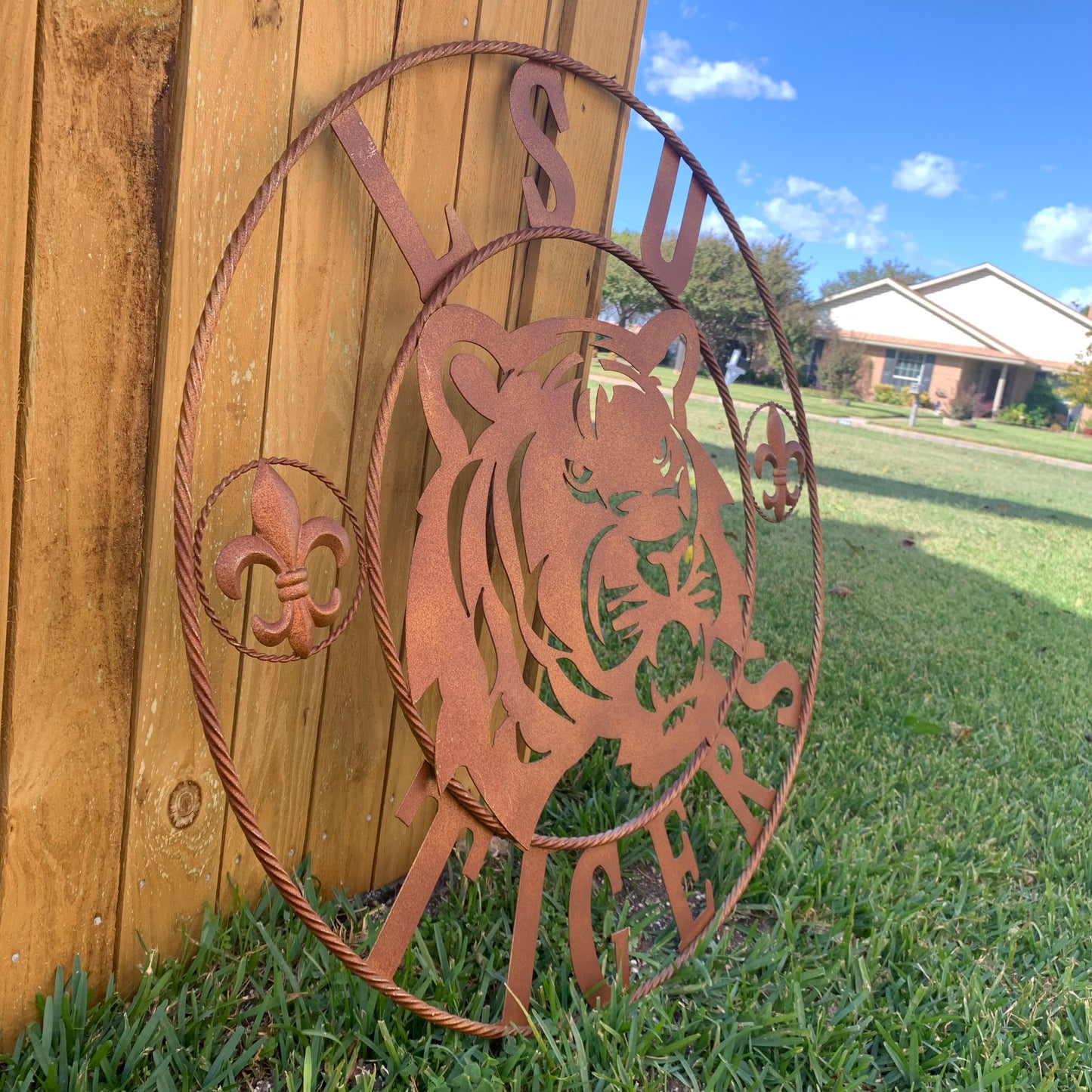 LSU TIGERS METAL CUSTOM VINTAGE CRAFT ART SIGN  WESTERN HOME DECOR 12,18",24",32",36"