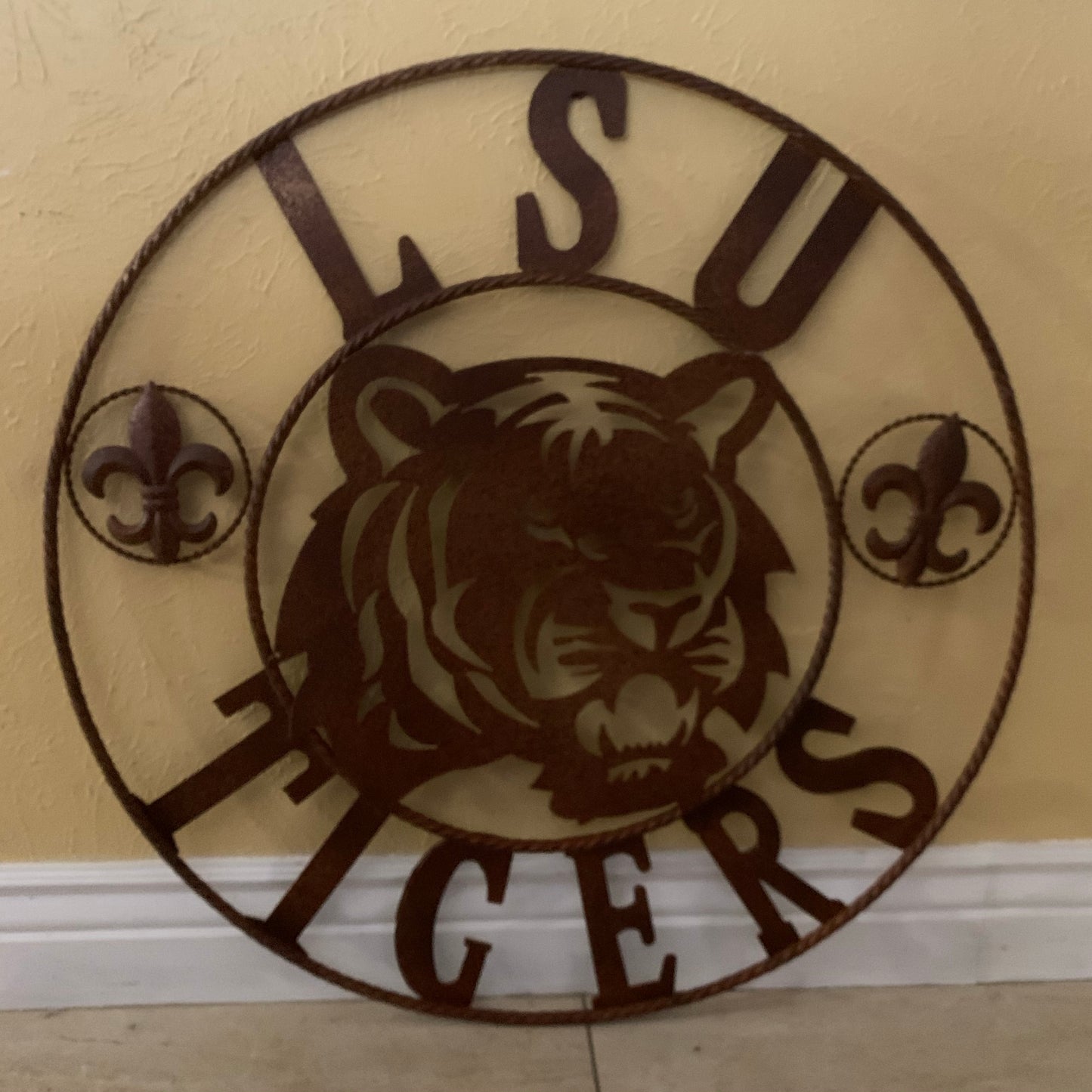 LSU TIGERS METAL CUSTOM VINTAGE CRAFT ART SIGN  WESTERN HOME DECOR 12,18",24",32",36"