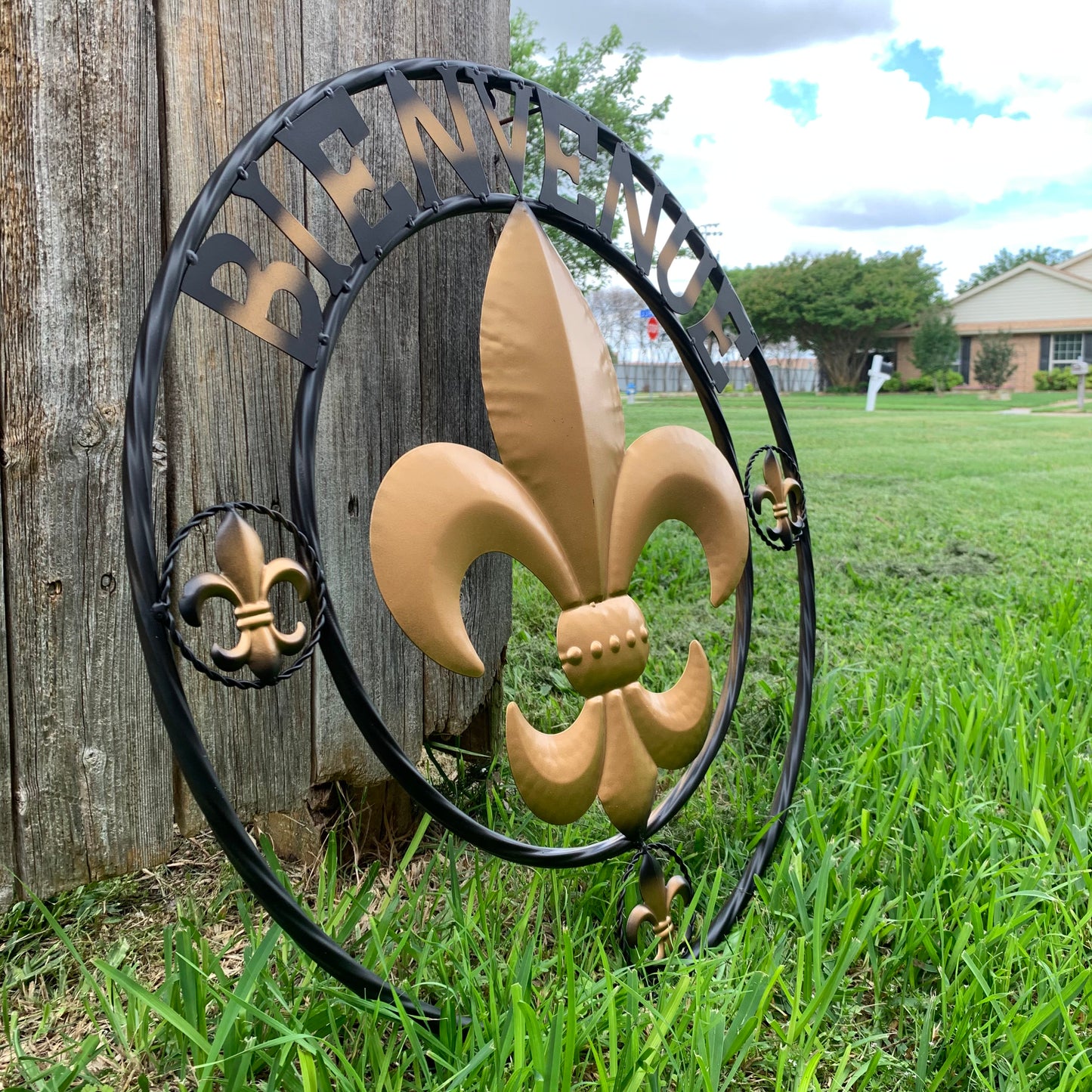BIENVENUE FLEUR DE LIS METAL WALL ART WESTERN HOME DECOR RUSTIC GOLD & BLACK NEW #EH10258