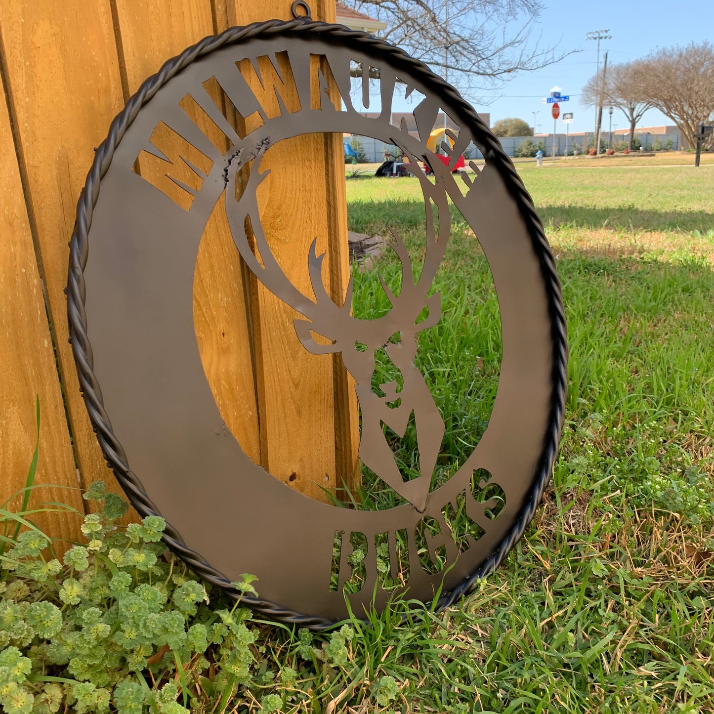 24" MILWAUKEE BUCKS BLACK METAL WIDE BAND DISC STYLE METAL CUSTOM VINTAGE CRAFT TEAM SPORTS SIGN HANDMADE