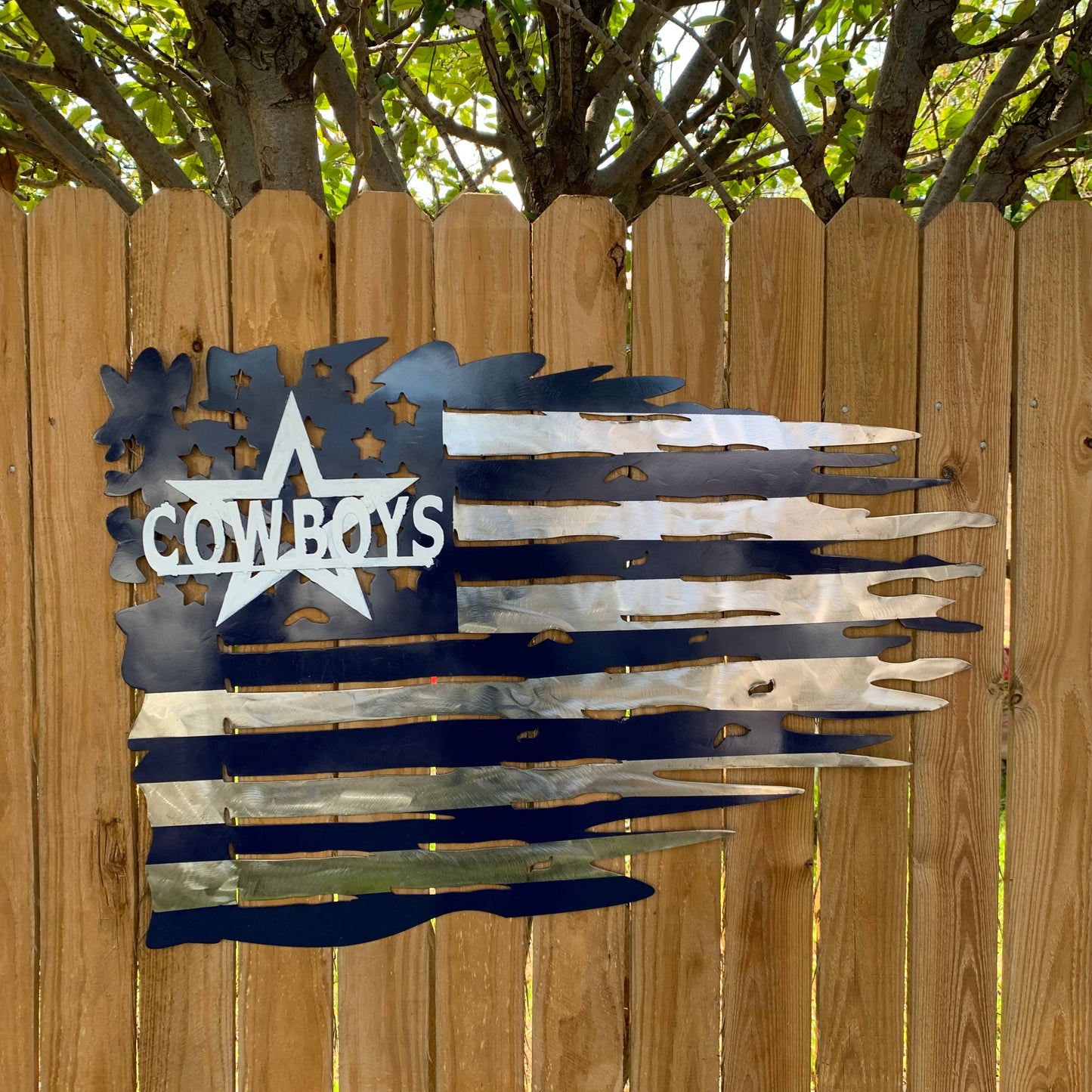 DALLAS COWBOYS METAL TATTERED FLAG NAVY BLUE, WHITE & SILVER CUSTOM VINTAGE CRAFT TEAM SIGN HANDMADE USA #EH11991