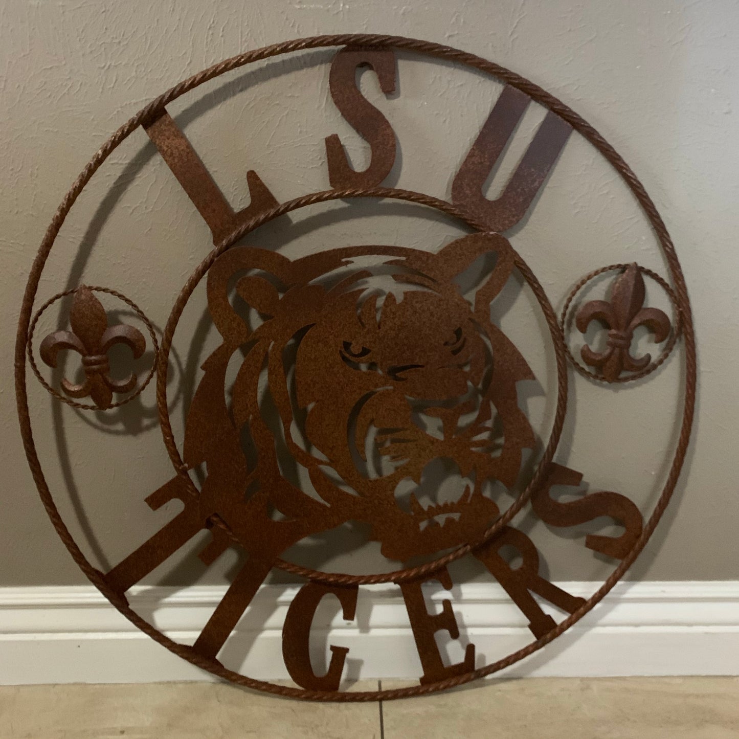 LSU TIGERS METAL CUSTOM VINTAGE CRAFT ART SIGN  WESTERN HOME DECOR 12,18",24",32",36"