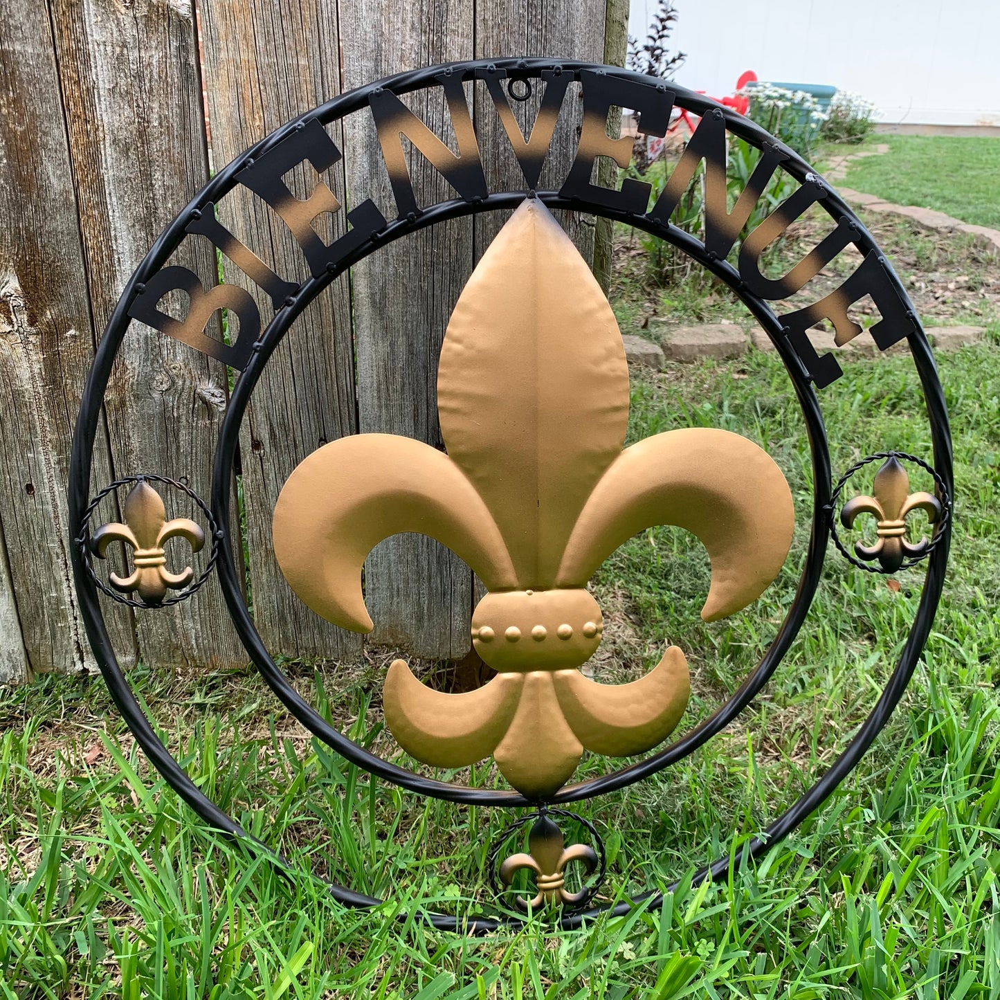 BIENVENUE FLEUR DE LIS METAL WALL ART WESTERN HOME DECOR RUSTIC GOLD & BLACK NEW #EH10258