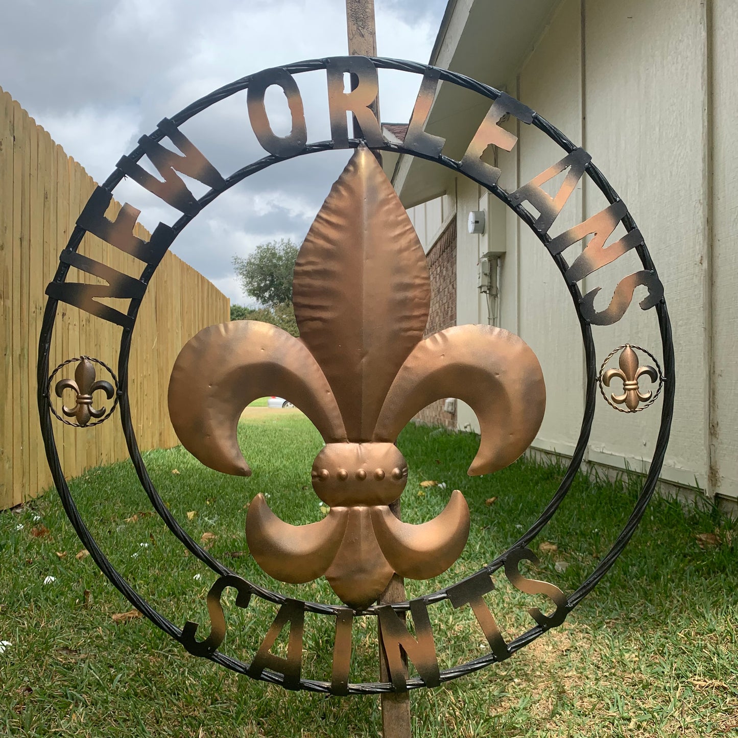 NEW ORLEANS SAINTS METAL SIGN WALL ART WESTERN HOME DECOR GOLD & BLACK HANDMADE #EH10272