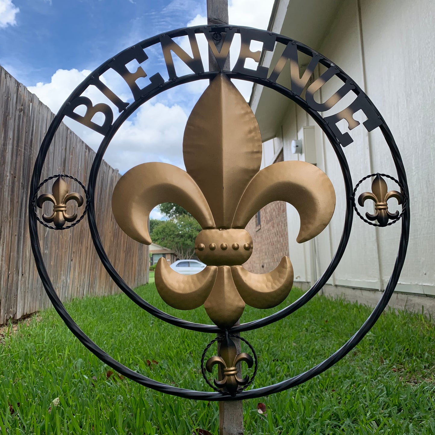 BIENVENUE FLEUR DE LIS METAL WALL ART WESTERN HOME DECOR RUSTIC GOLD & BLACK NEW #EH10258