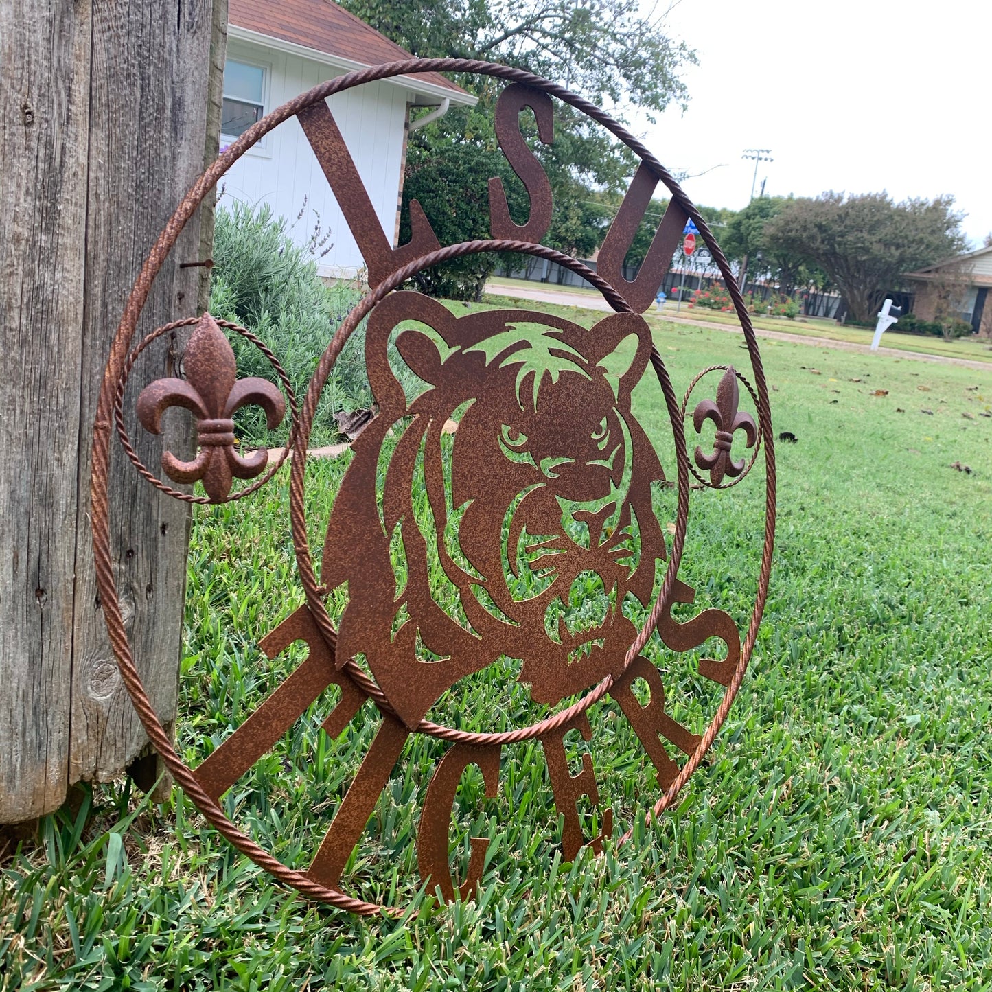 LSU TIGERS METAL CUSTOM VINTAGE CRAFT ART SIGN  WESTERN HOME DECOR 12,18",24",32",36"