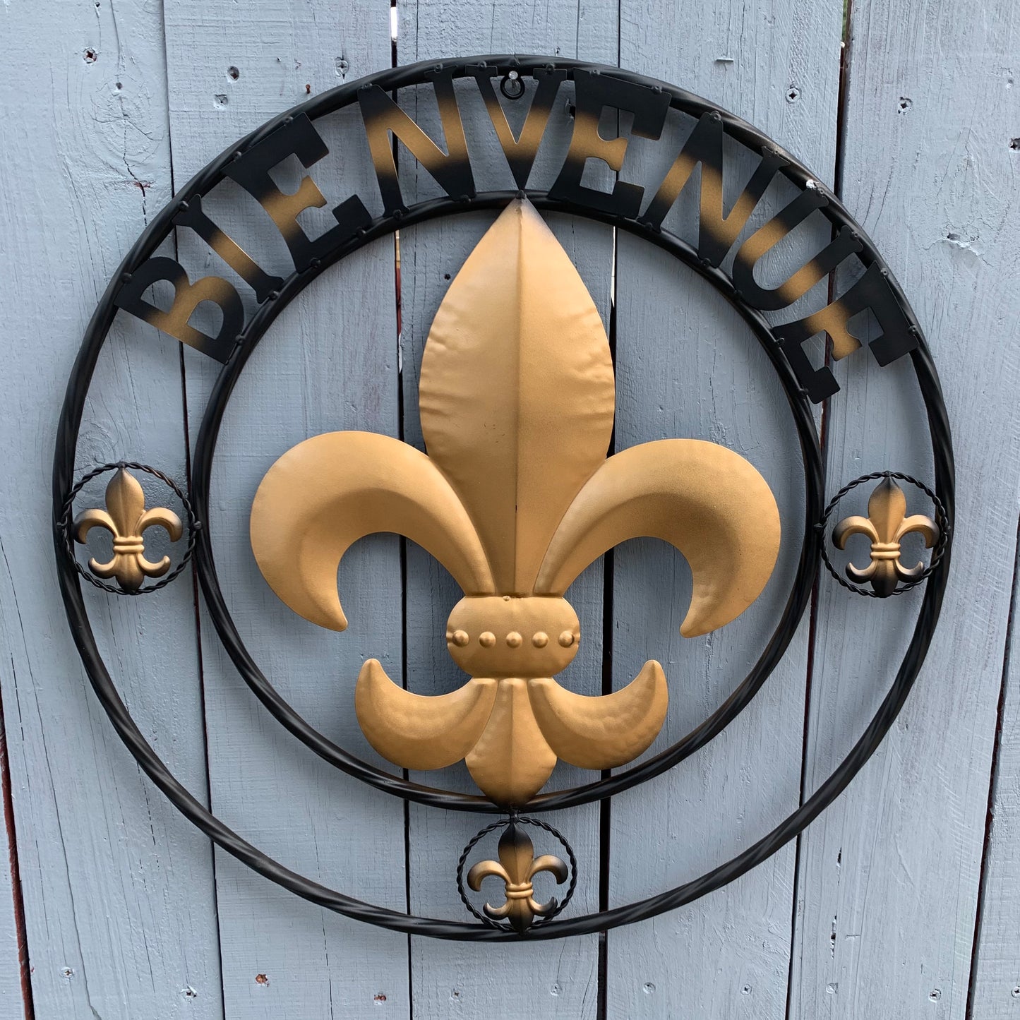 BIENVENUE FLEUR DE LIS METAL WALL ART WESTERN HOME DECOR RUSTIC GOLD & BLACK NEW #EH10258