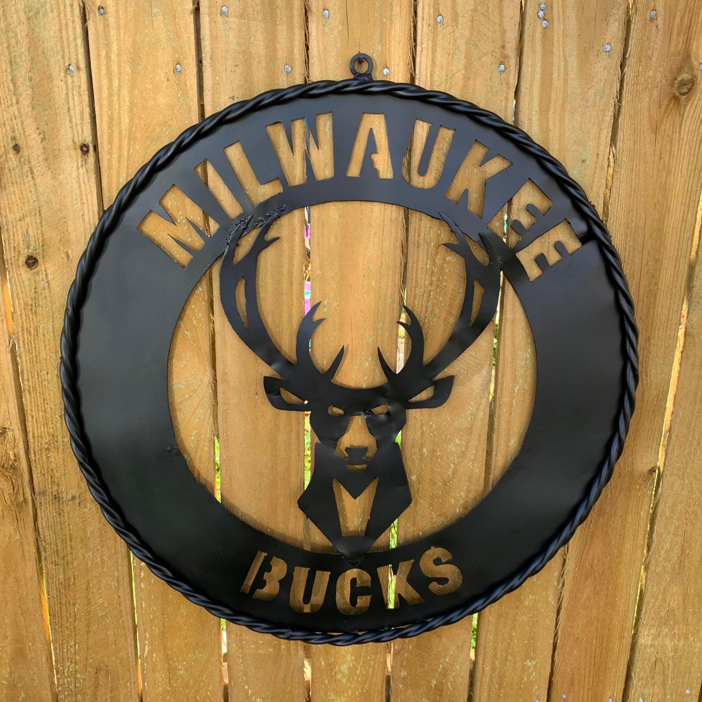 24" MILWAUKEE BUCKS BLACK METAL WIDE BAND DISC STYLE METAL CUSTOM VINTAGE CRAFT TEAM SPORTS SIGN HANDMADE