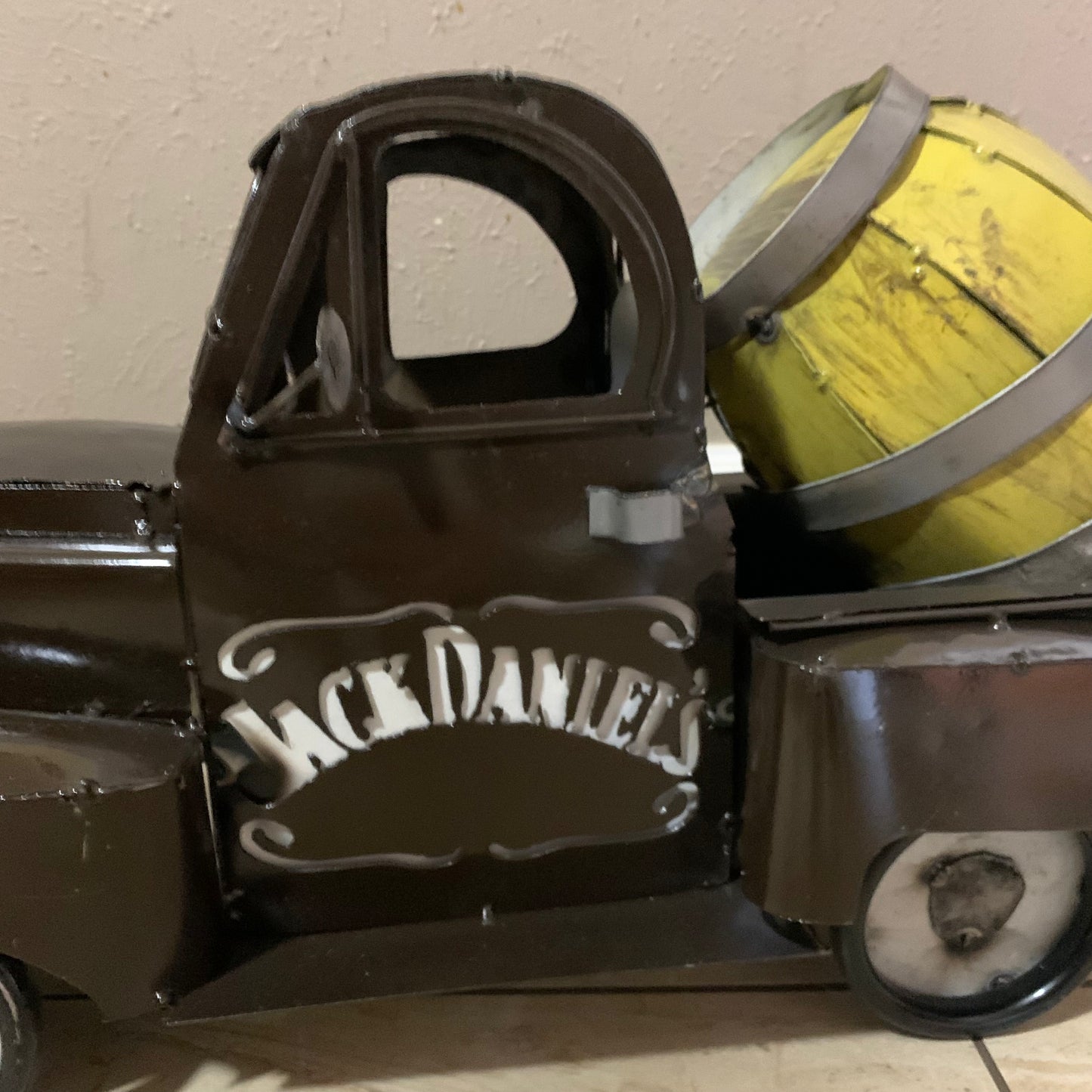 JACK DANIELS 20" PICKUP TRUCK METAL ART FIGURINE OUTDOOR & INDOOR GARDEN WESTERN HOME DECOR HANDMADE NEW 20"L x 10"W x 12" H #EH12536