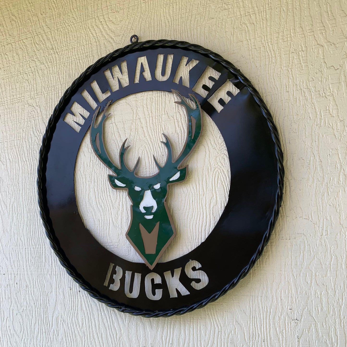 24" MILWAUKEE BUCKS WIDE BAND DISC STYLE METAL CUSTOM VINTAGE CRAFT TEAM SPORTS SIGN HANDMADE