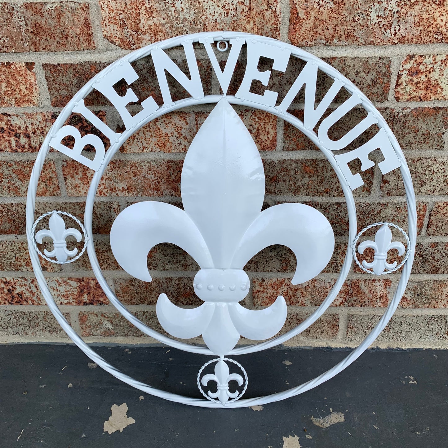 24", 32" GLOSS WHITE FLEUR DE LIS BIENVENUE METAL WALL ART WESTERN HOME DECOR