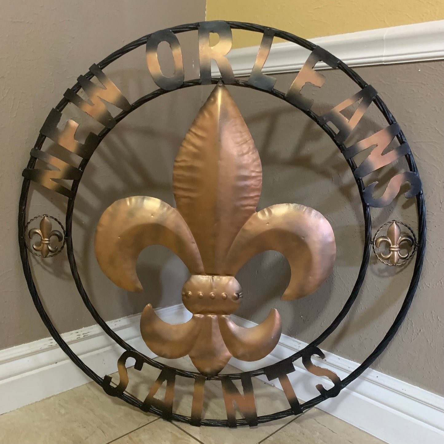 NEW ORLEANS SAINTS METAL SIGN WALL ART WESTERN HOME DECOR GOLD & BLACK HANDMADE #EH10272