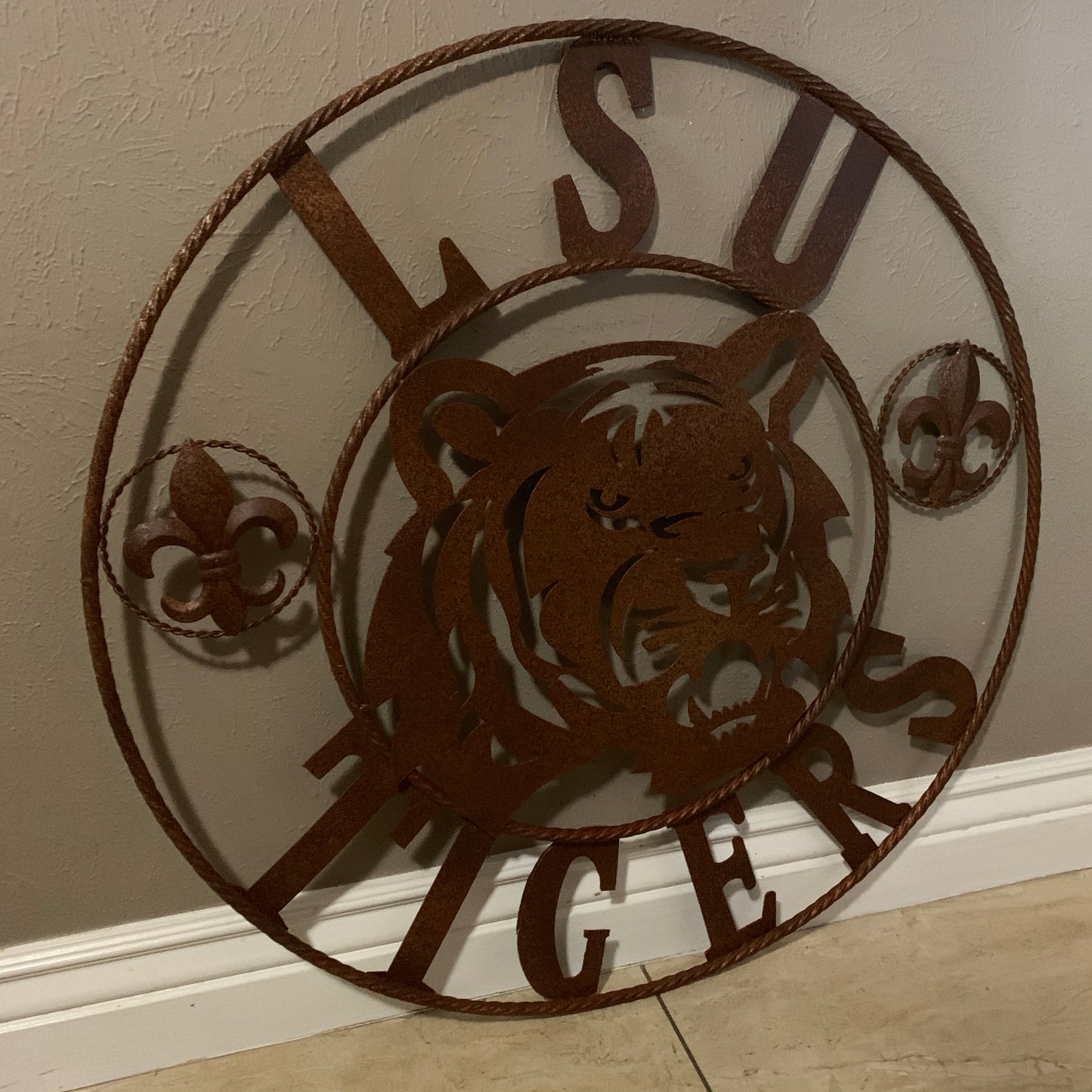 LSU TIGERS METAL CUSTOM VINTAGE CRAFT ART SIGN  WESTERN HOME DECOR 12,18",24",32",36"