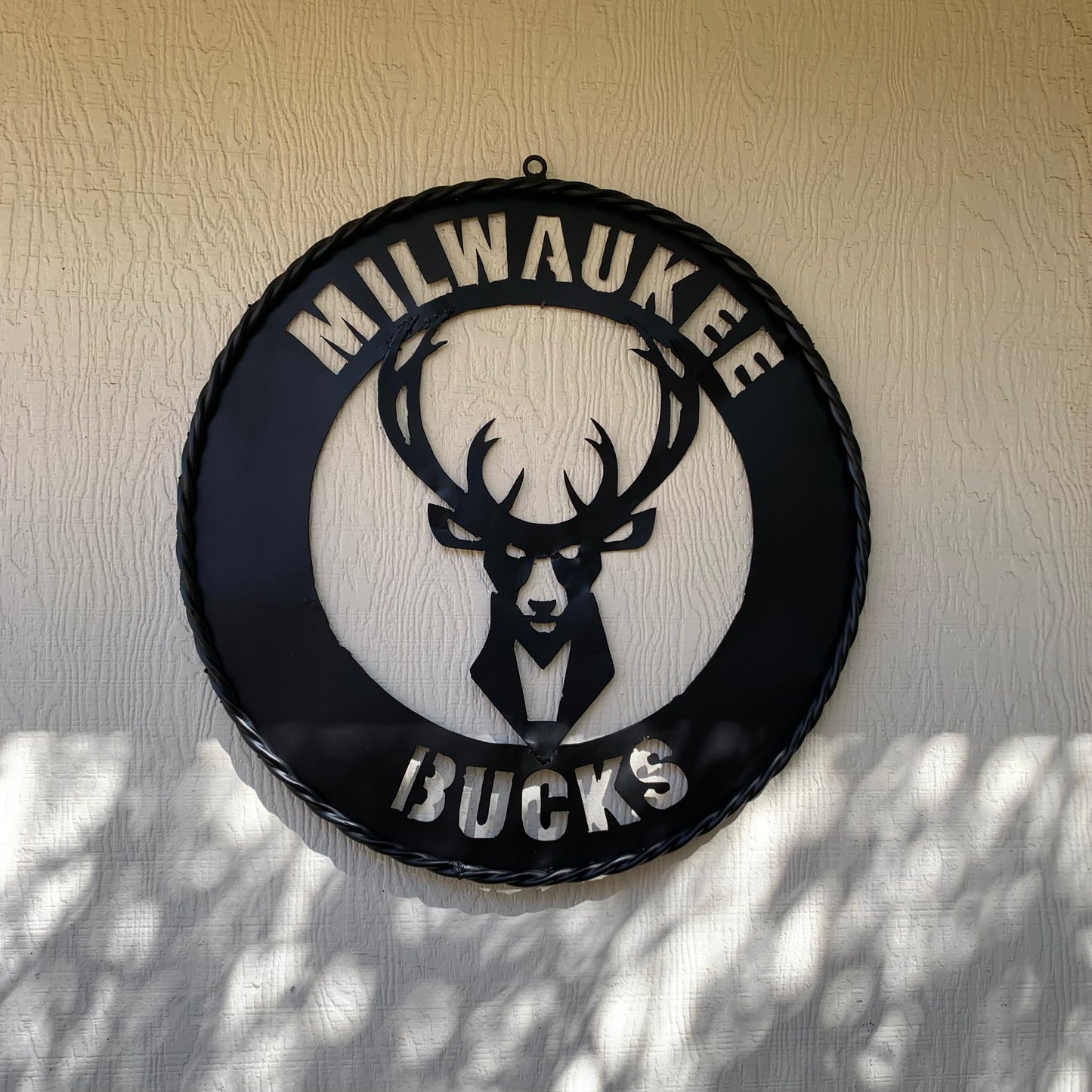 24" MILWAUKEE BUCKS BLACK METAL WIDE BAND DISC STYLE METAL CUSTOM VINTAGE CRAFT TEAM SPORTS SIGN HANDMADE