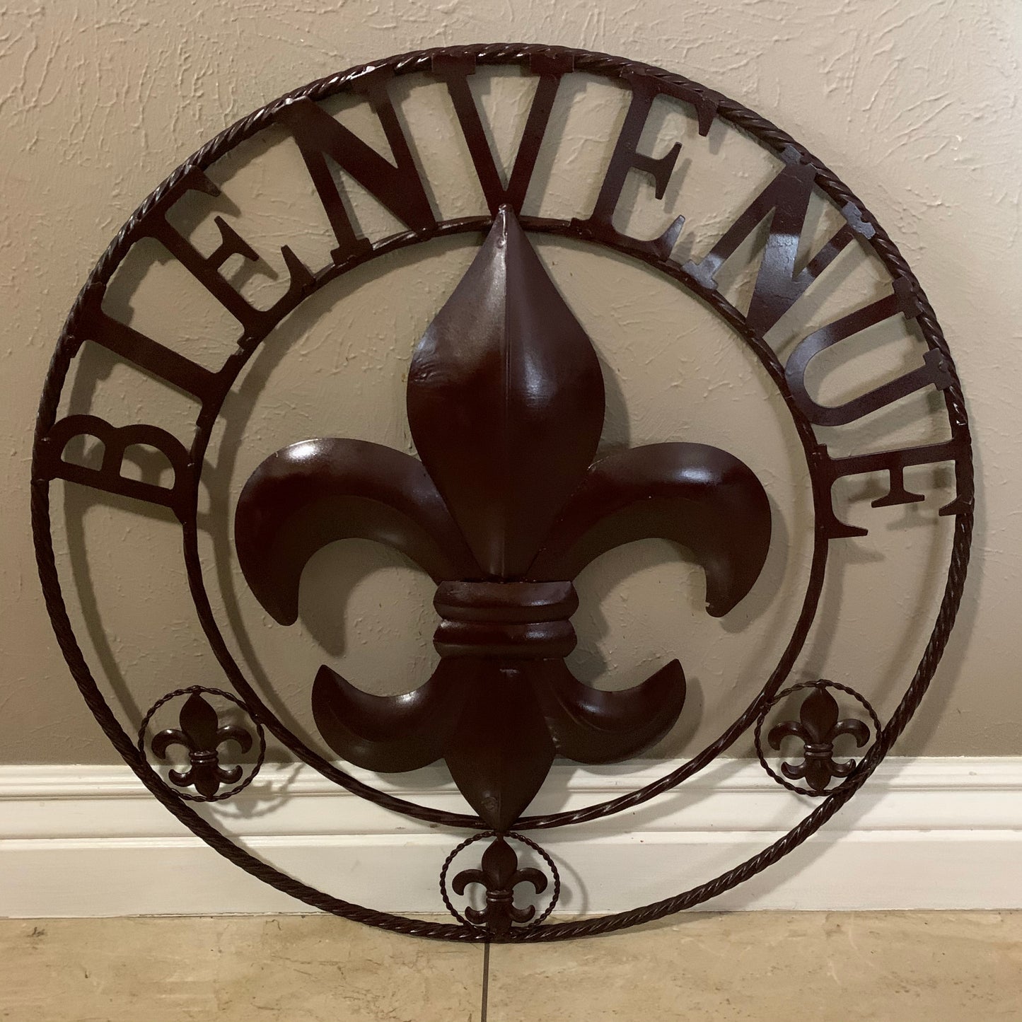BIENVENUE FLEUR DE LIS GLOSSY BROWN METAL WALL ART WESTERN HOME DECOR NEW #EH10183