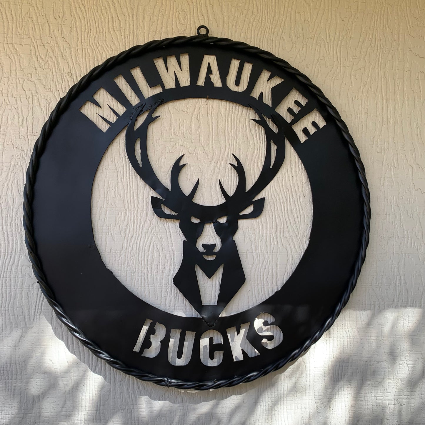 24" MILWAUKEE BUCKS BLACK METAL WIDE BAND DISC STYLE METAL CUSTOM VINTAGE CRAFT TEAM SPORTS SIGN HANDMADE