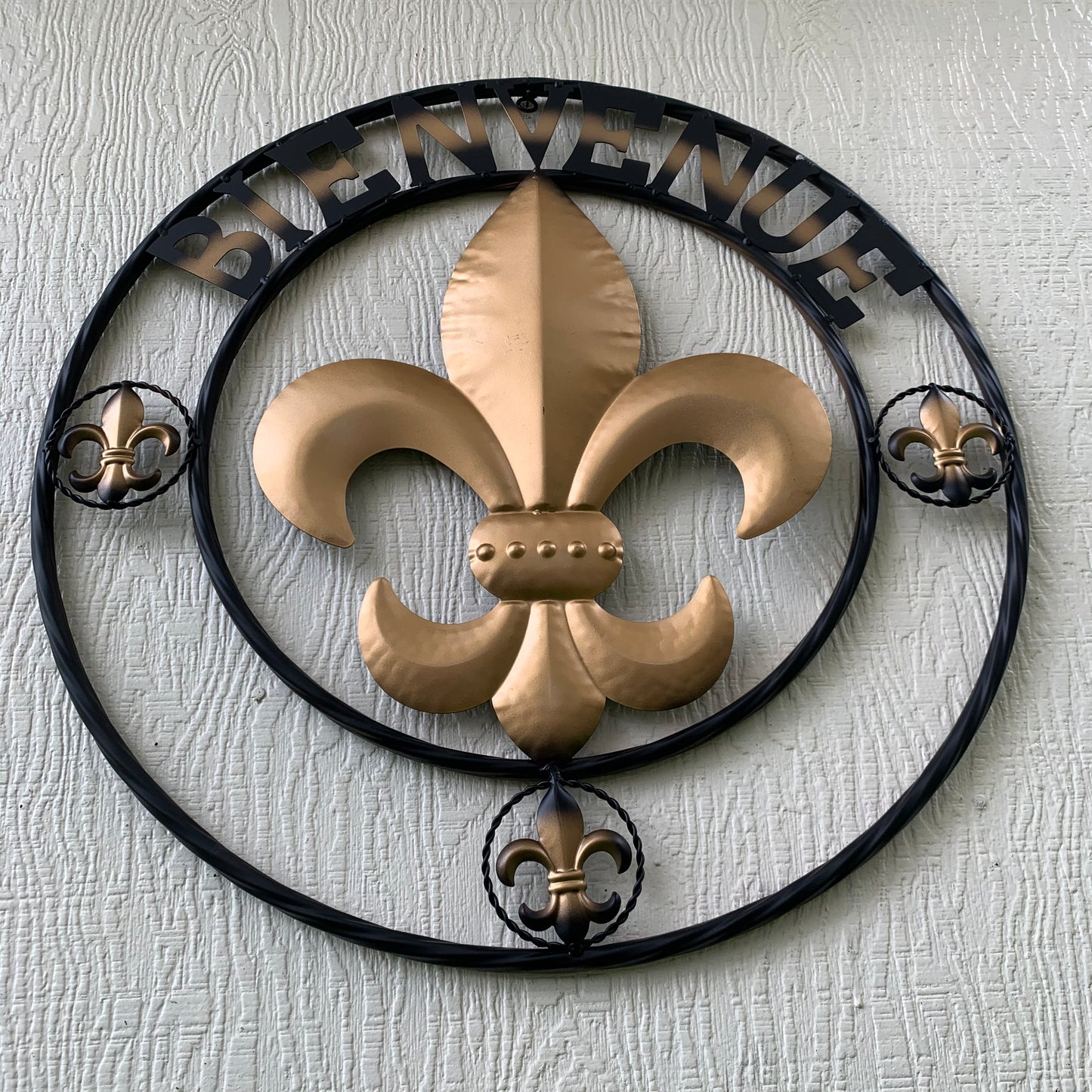 BIENVENUE FLEUR DE LIS METAL WALL ART WESTERN HOME DECOR RUSTIC GOLD & BLACK NEW #EH10258