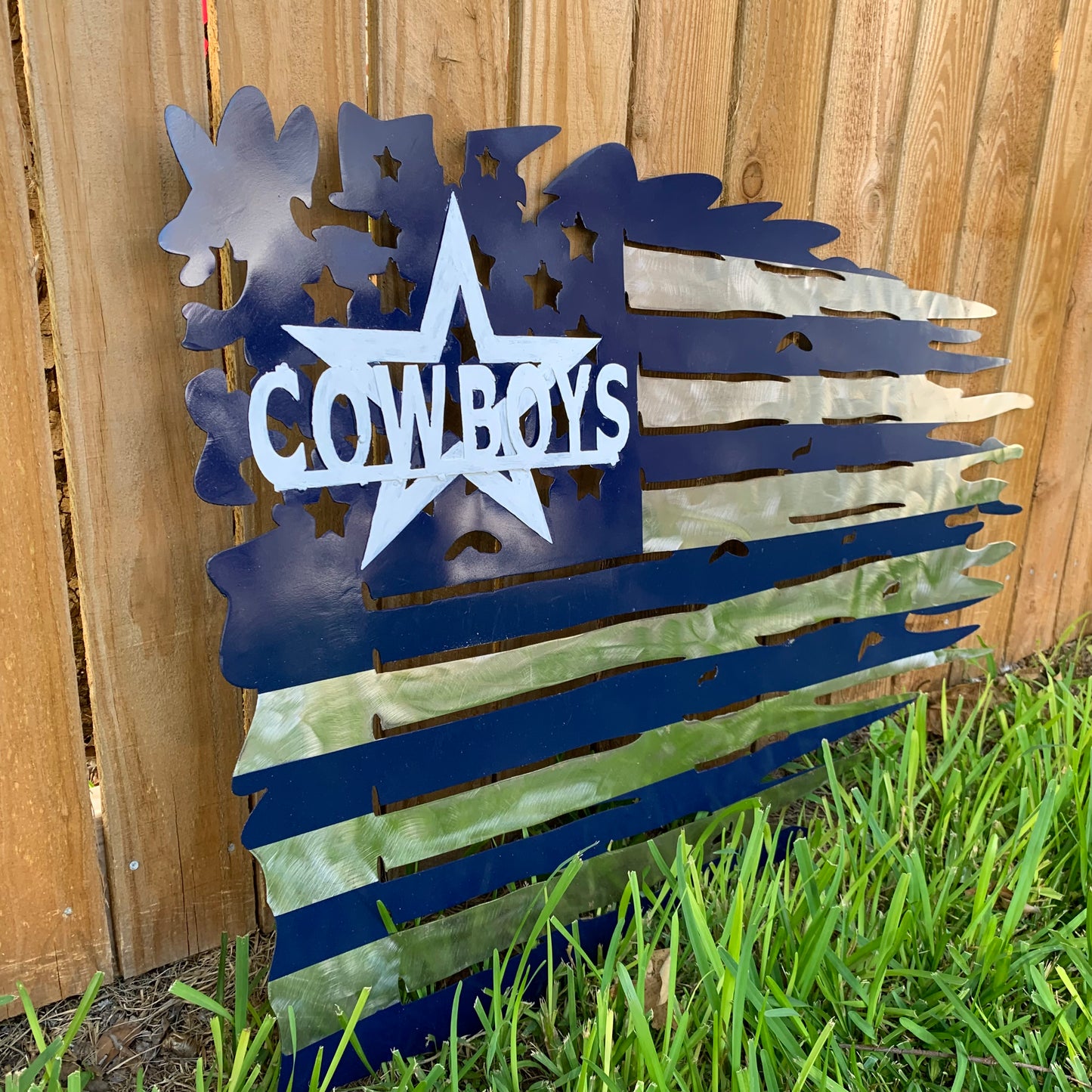 DALLAS COWBOYS METAL TATTERED FLAG NAVY BLUE, WHITE & SILVER CUSTOM VINTAGE CRAFT TEAM SIGN HANDMADE USA #EH11991