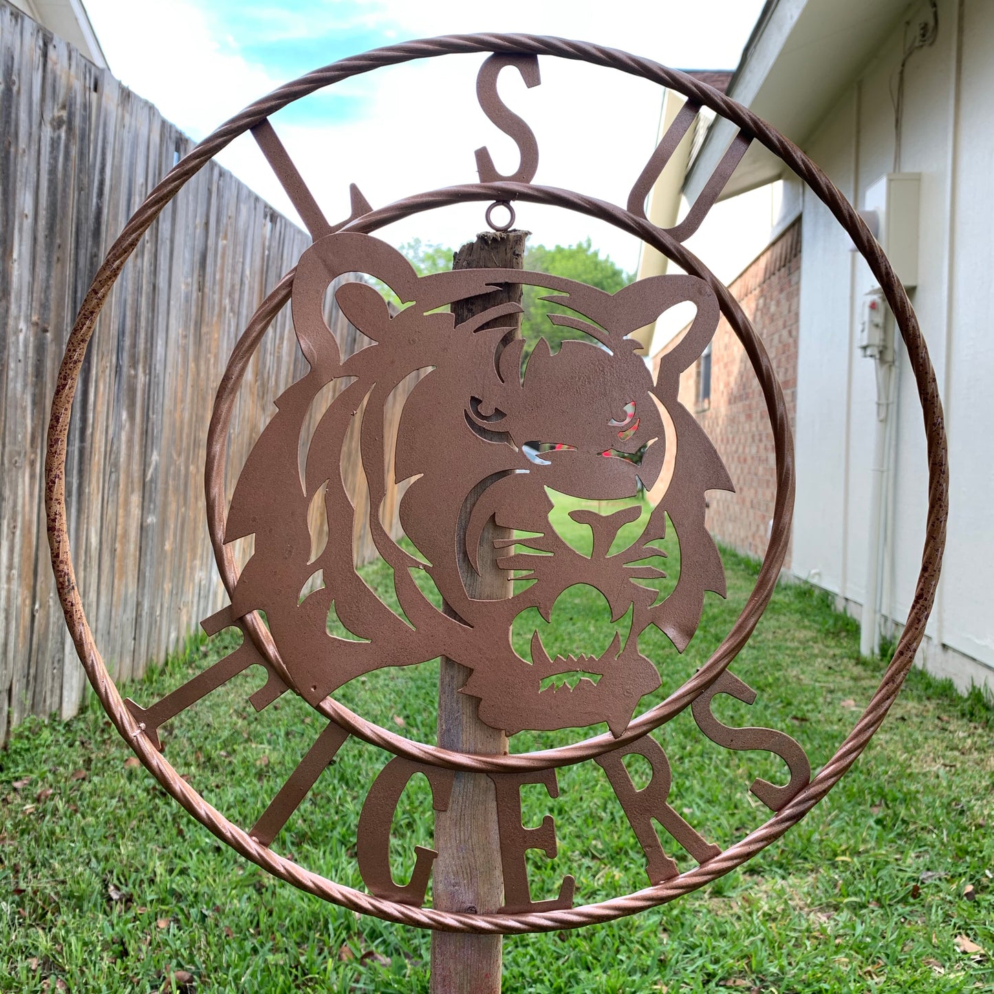 LSU TIGERS METAL CUSTOM VINTAGE CRAFT ART SIGN  WESTERN HOME DECOR 12,18",24",32",36"