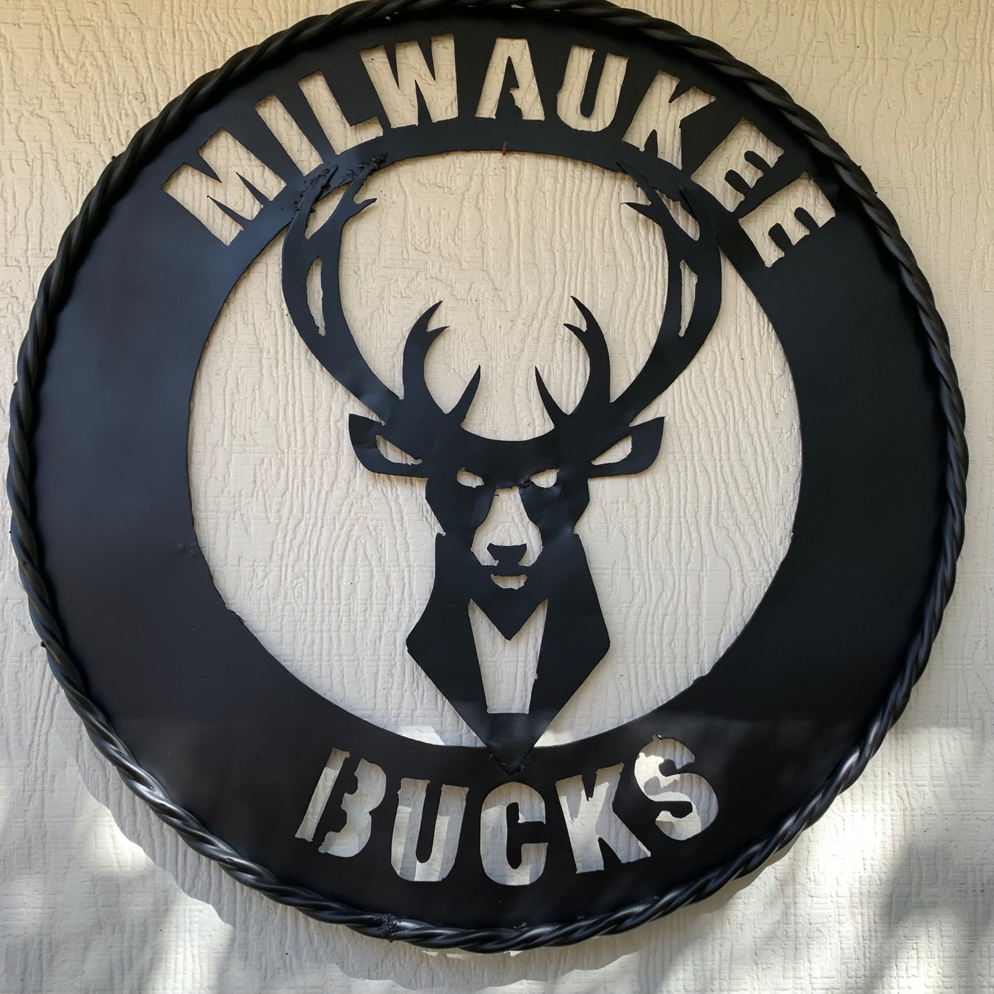24" MILWAUKEE BUCKS BLACK METAL WIDE BAND DISC STYLE METAL CUSTOM VINTAGE CRAFT TEAM SPORTS SIGN HANDMADE