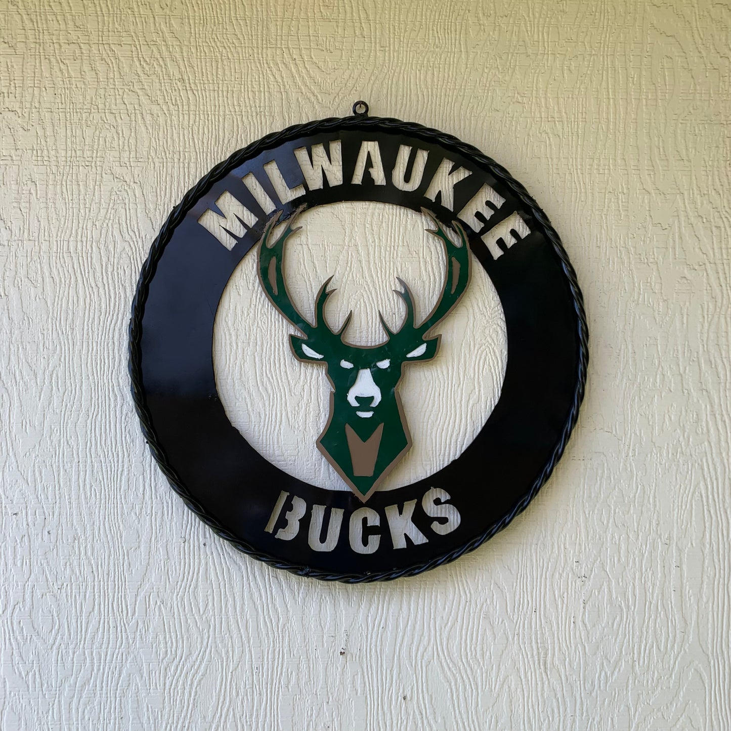 24" MILWAUKEE BUCKS WIDE BAND DISC STYLE METAL CUSTOM VINTAGE CRAFT TEAM SPORTS SIGN HANDMADE
