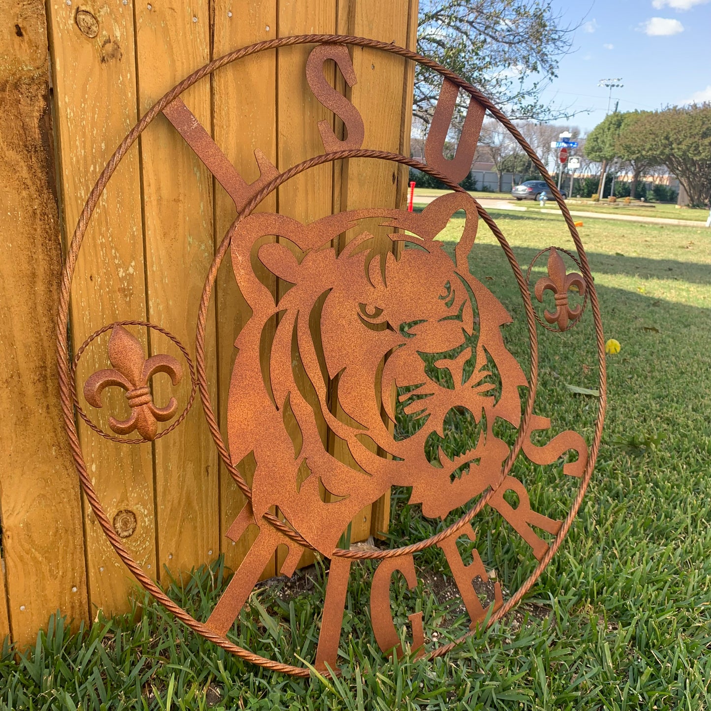 LSU TIGERS METAL CUSTOM VINTAGE CRAFT ART SIGN  WESTERN HOME DECOR 12,18",24",32",36"