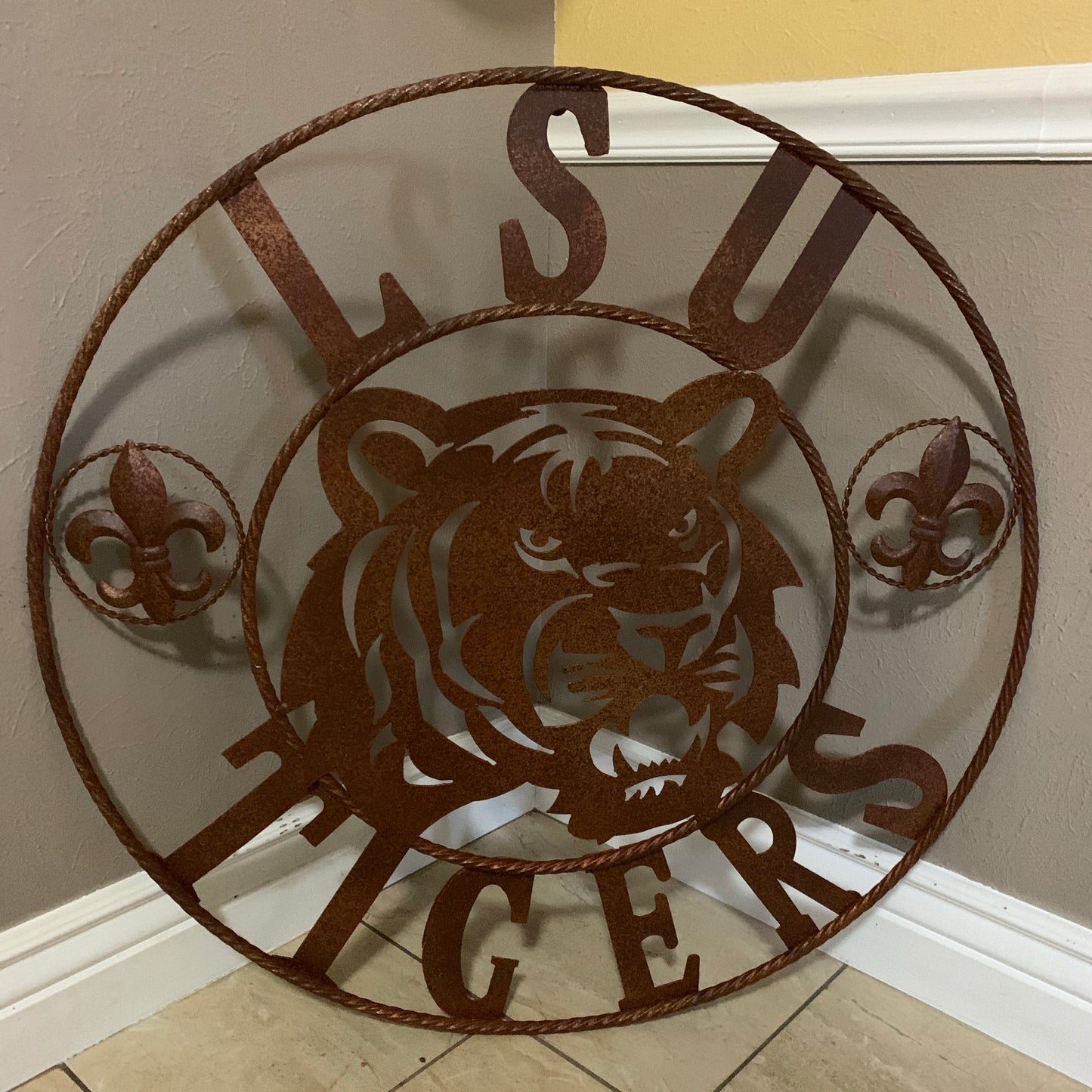 LSU TIGERS METAL CUSTOM VINTAGE CRAFT ART SIGN  WESTERN HOME DECOR 12,18",24",32",36"