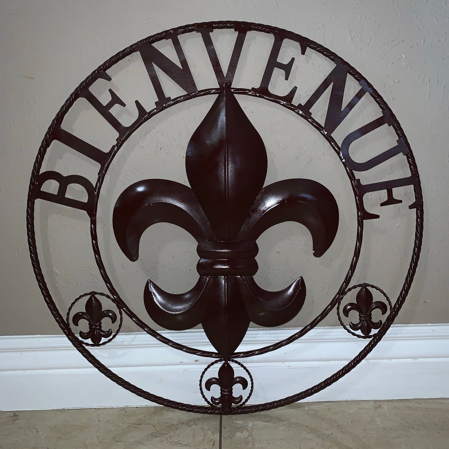 BIENVENUE FLEUR DE LIS GLOSSY BROWN METAL WALL ART WESTERN HOME DECOR NEW #EH10183