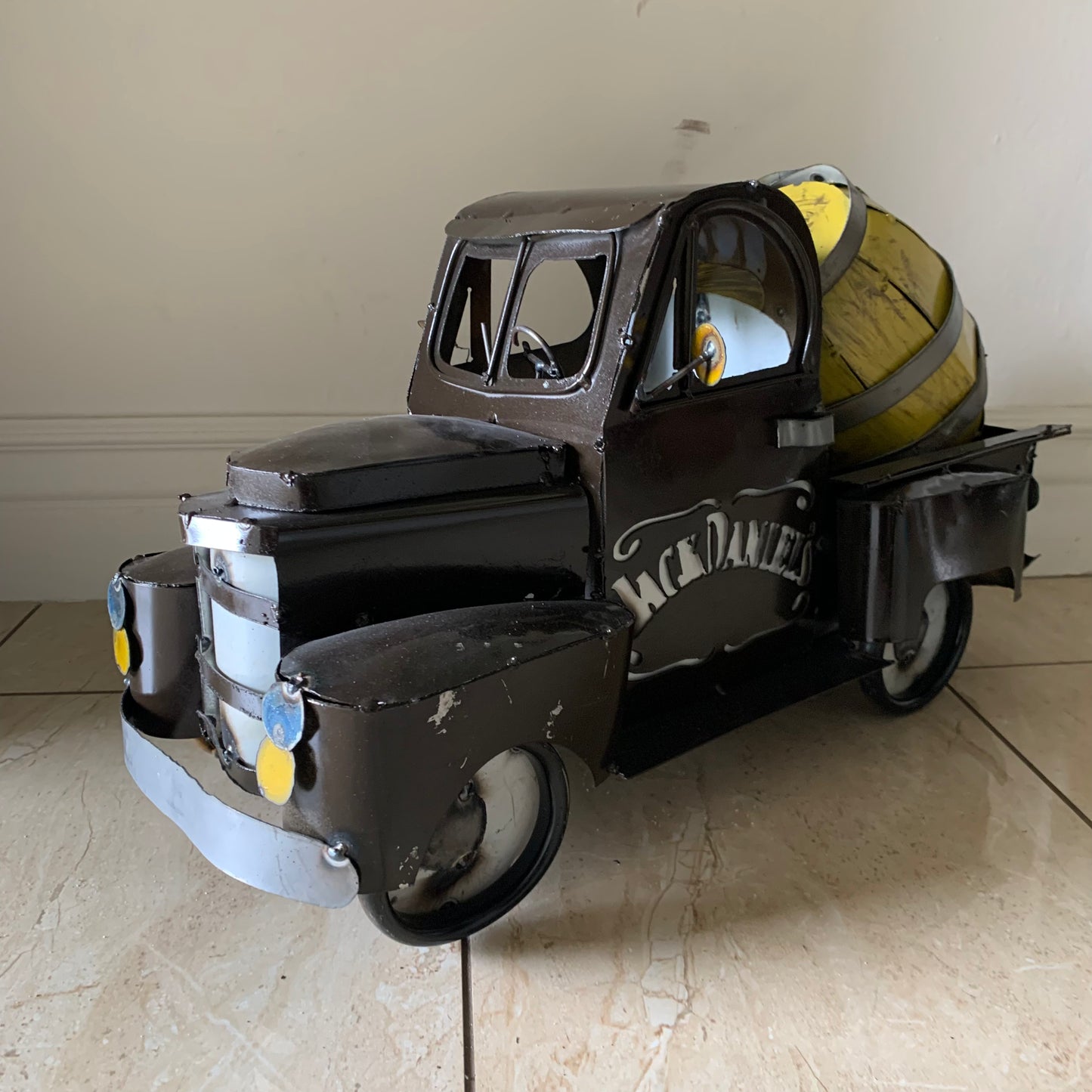 JACK DANIELS 20" PICKUP TRUCK METAL ART FIGURINE OUTDOOR & INDOOR GARDEN WESTERN HOME DECOR HANDMADE NEW 20"L x 10"W x 12" H #EH12536