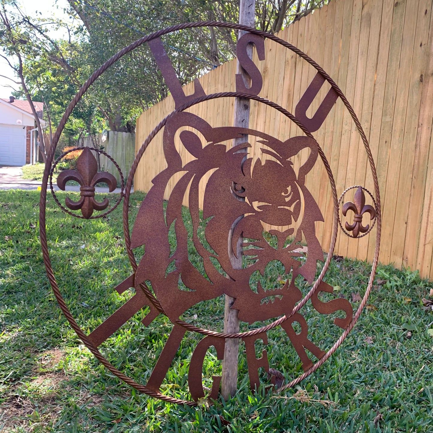 LSU TIGERS METAL CUSTOM VINTAGE CRAFT ART SIGN  WESTERN HOME DECOR 12,18",24",32",36"