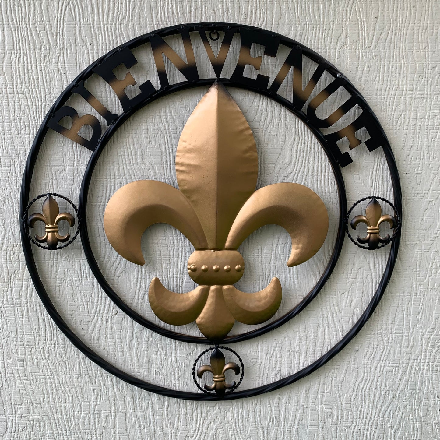 BIENVENUE FLEUR DE LIS METAL WALL ART WESTERN HOME DECOR RUSTIC GOLD & BLACK NEW #EH10258