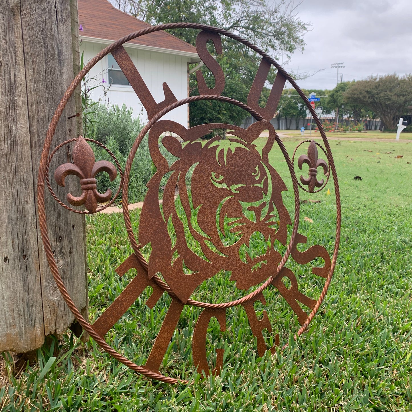 LSU TIGERS METAL CUSTOM VINTAGE CRAFT ART SIGN  WESTERN HOME DECOR 12,18",24",32",36"