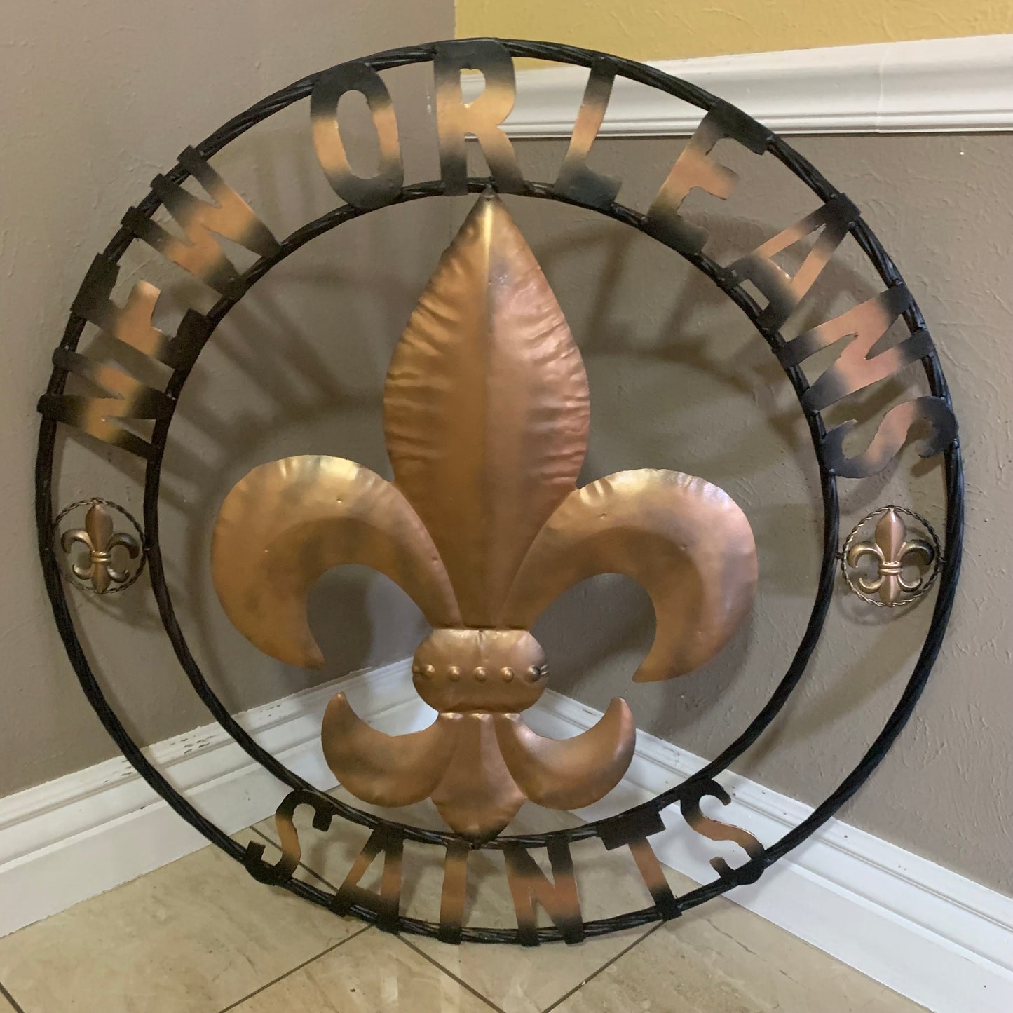 NEW ORLEANS SAINTS METAL SIGN WALL ART WESTERN HOME DECOR GOLD & BLACK HANDMADE #EH10272
